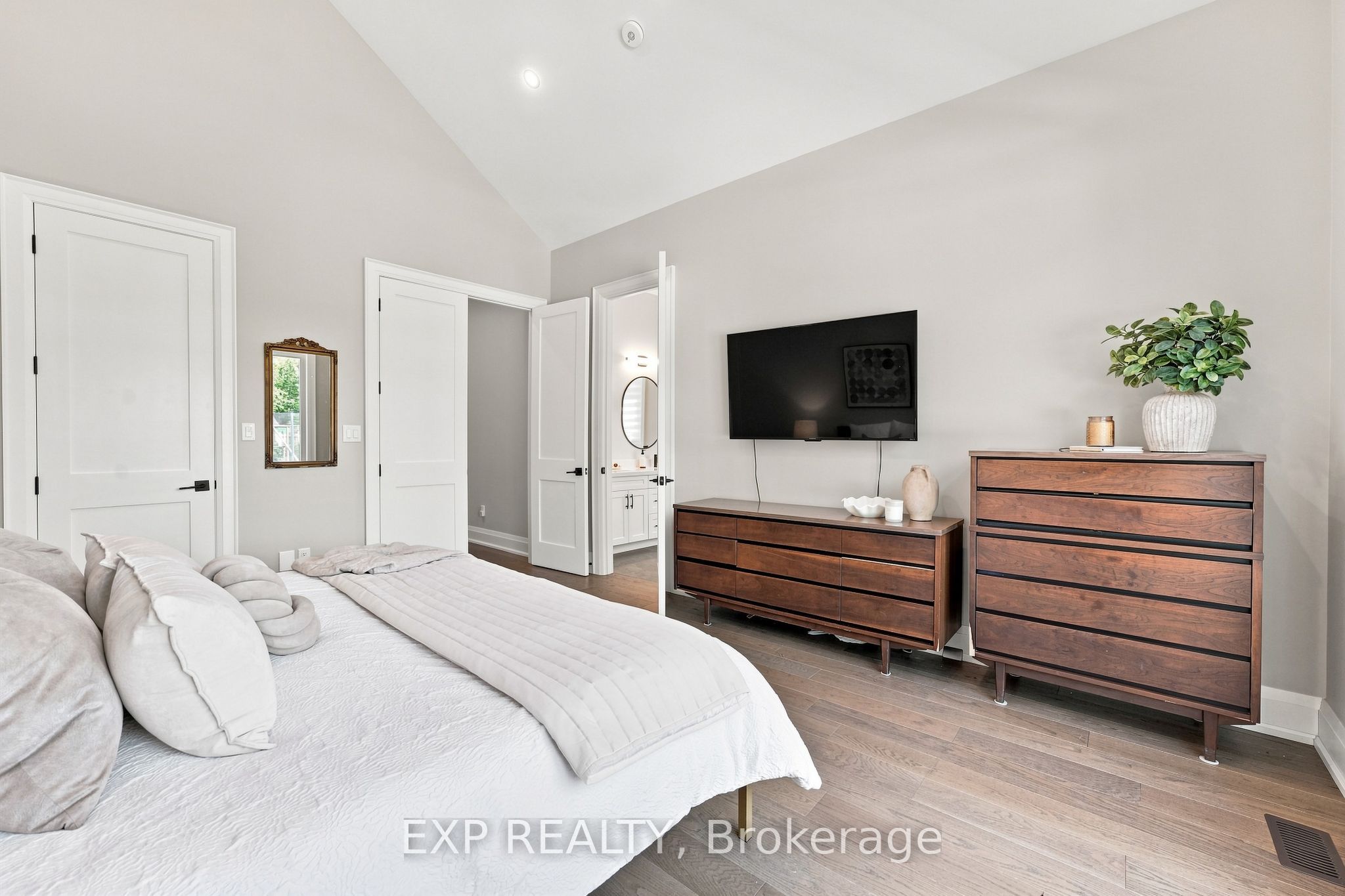 30 Brule Lakeway Property Photo 18