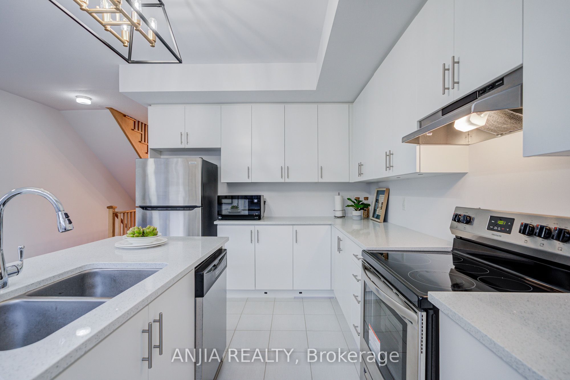 11794 Tenth Line Property Photo 20