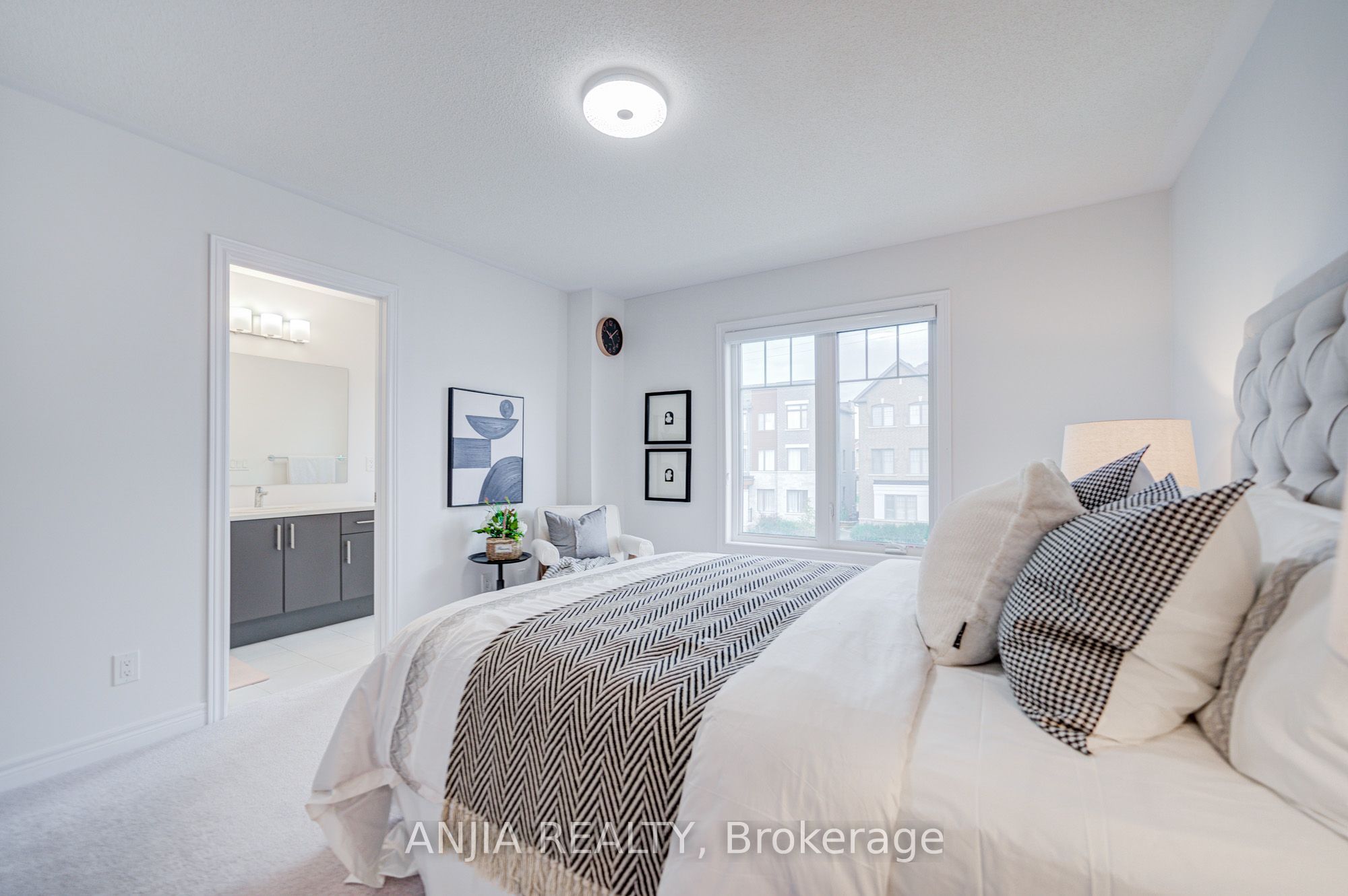 11794 Tenth Line Property Photo 31