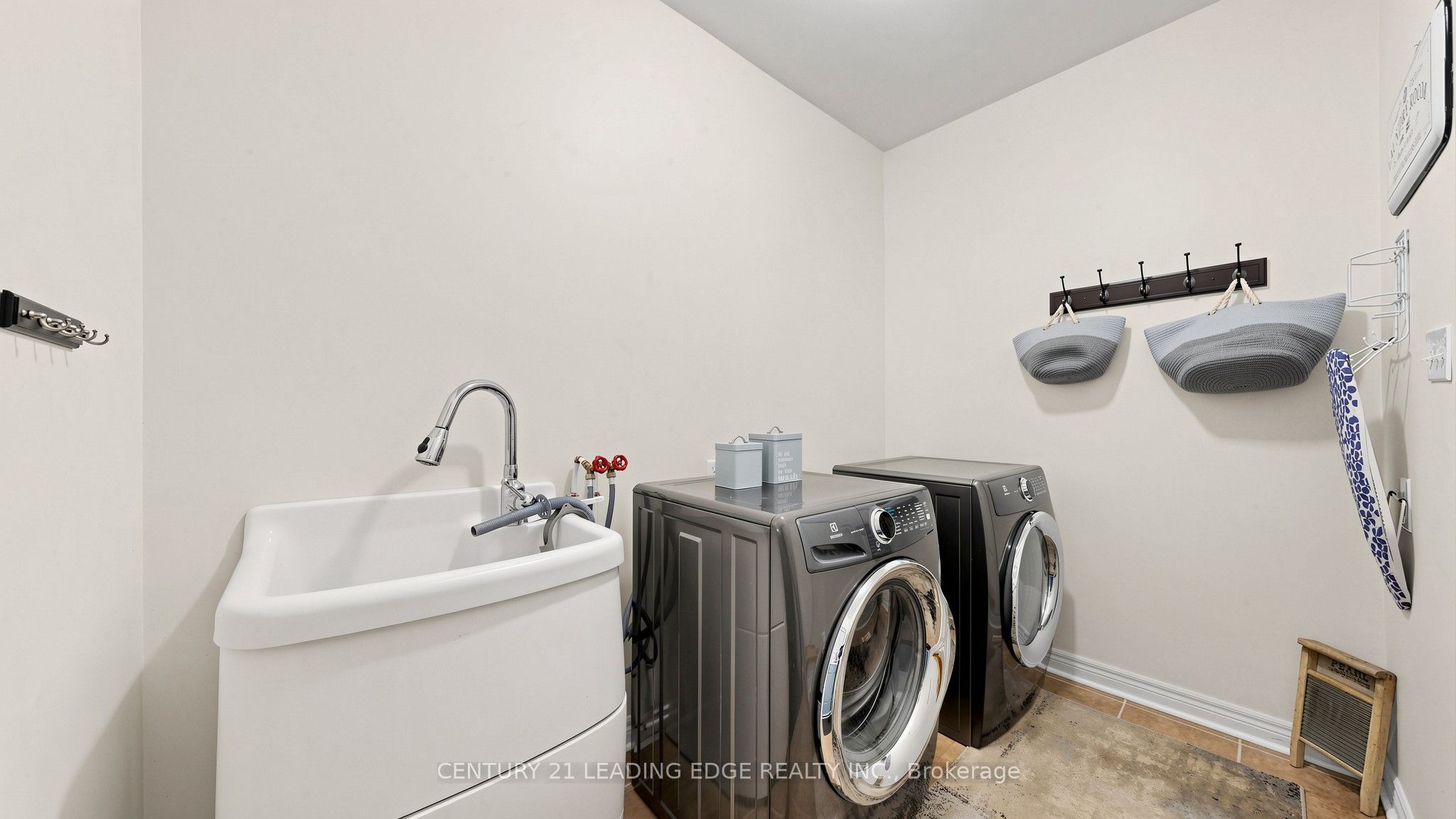 111 Waite Crescent Property Photo 46