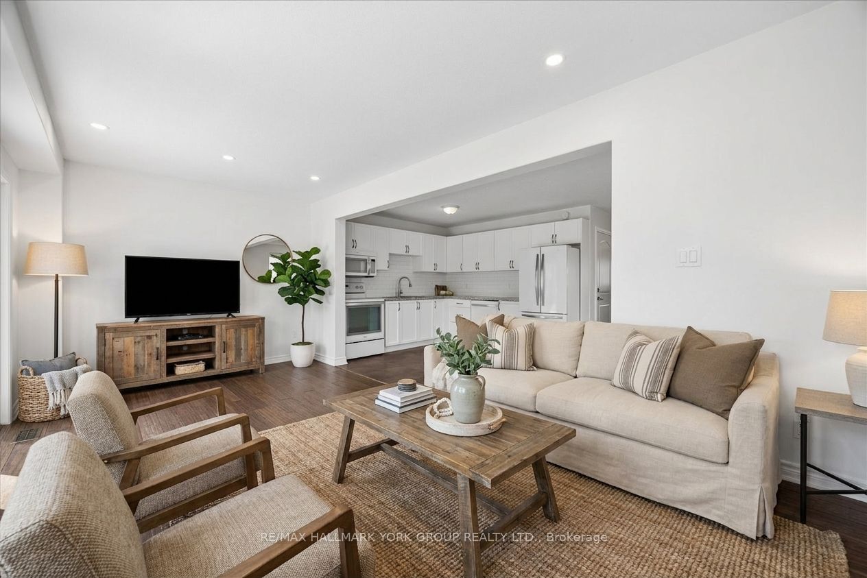 132 Banting Crescent Property Photo 9