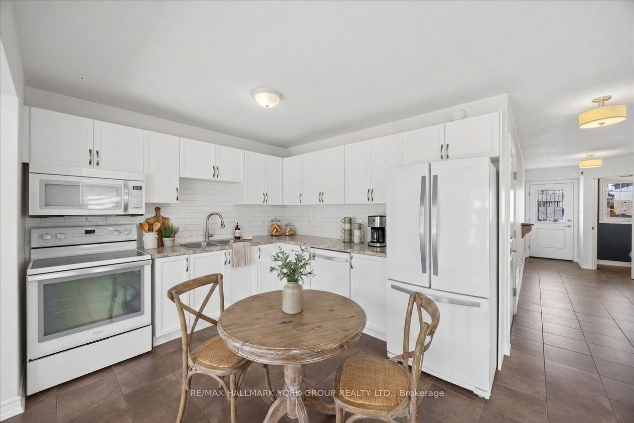132 Banting Crescent Property Photo 12