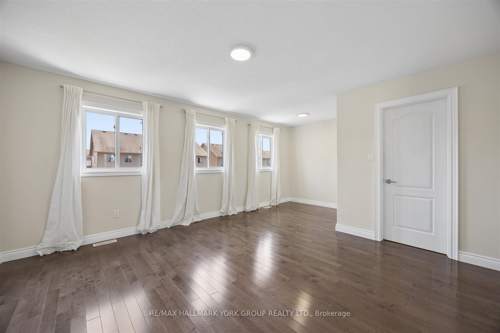 132 Banting Crescent Property Photo 19
