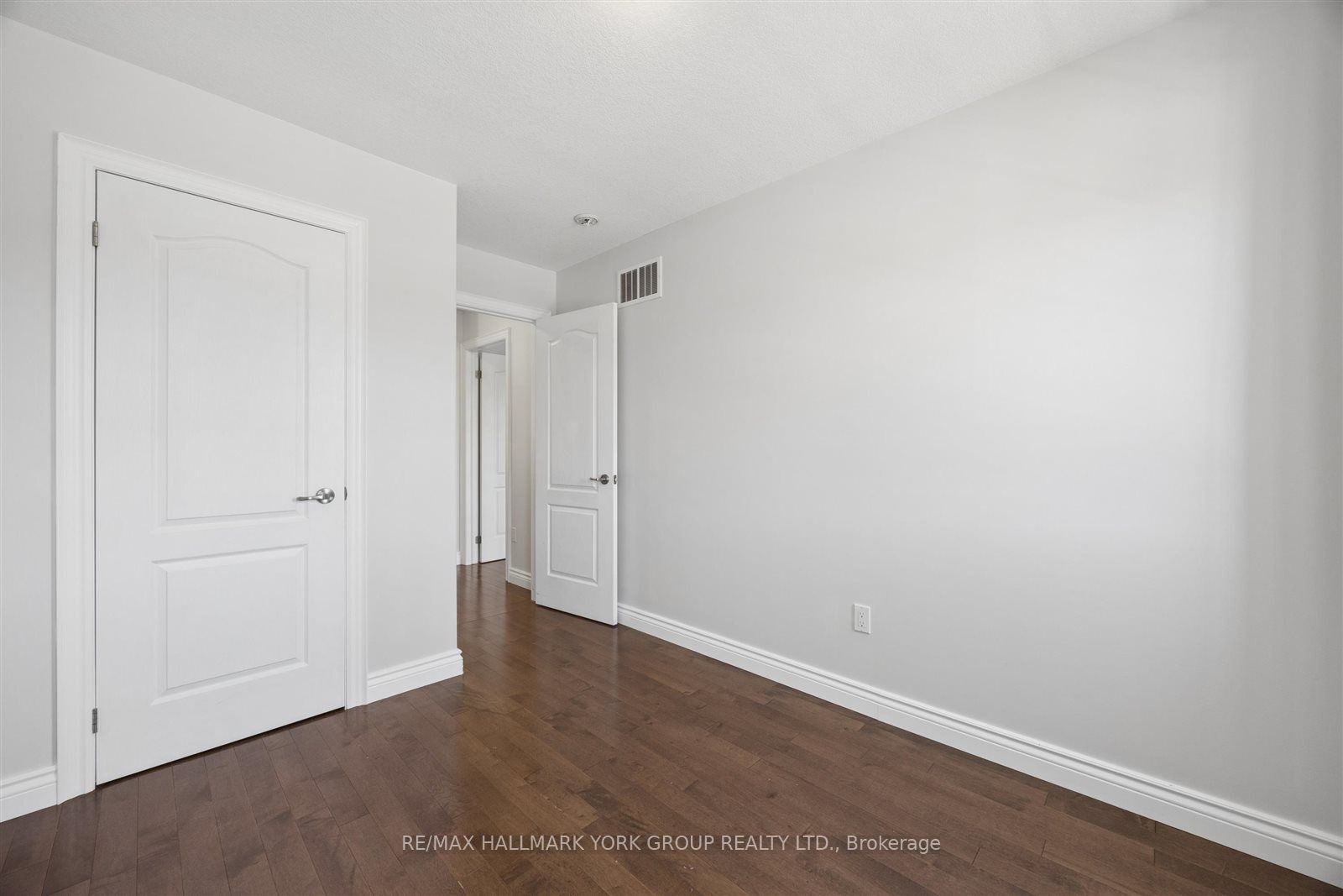 132 Banting Crescent Property Photo 27