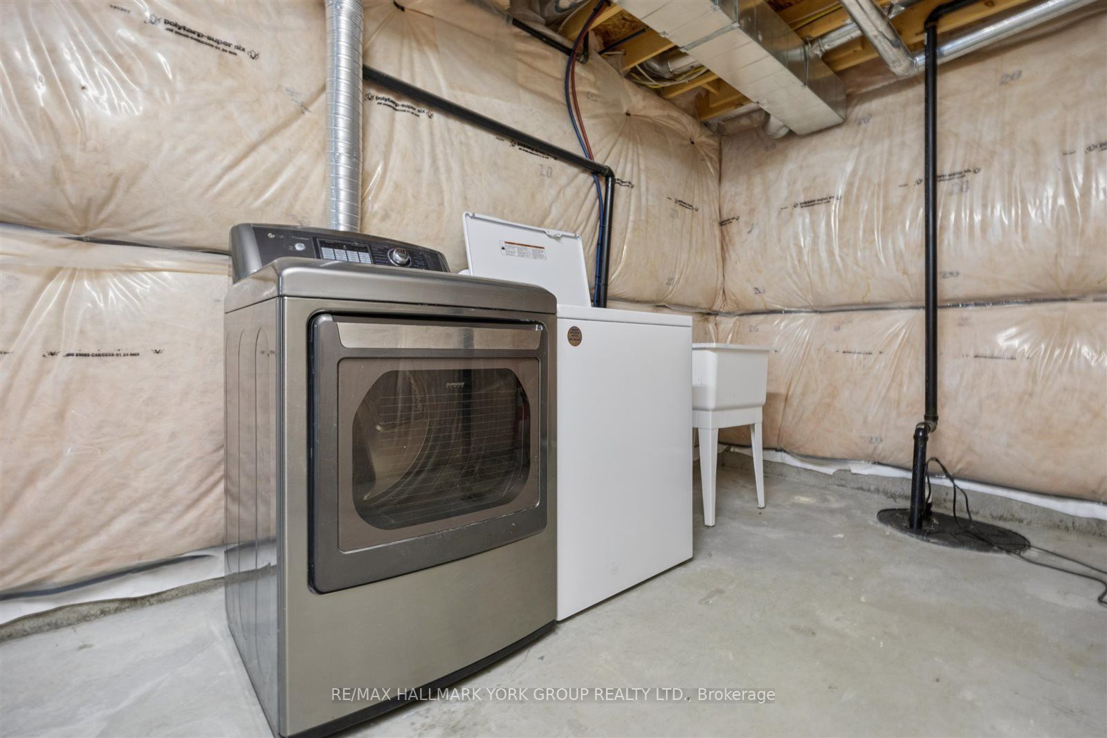 132 Banting Crescent Property Photo 29