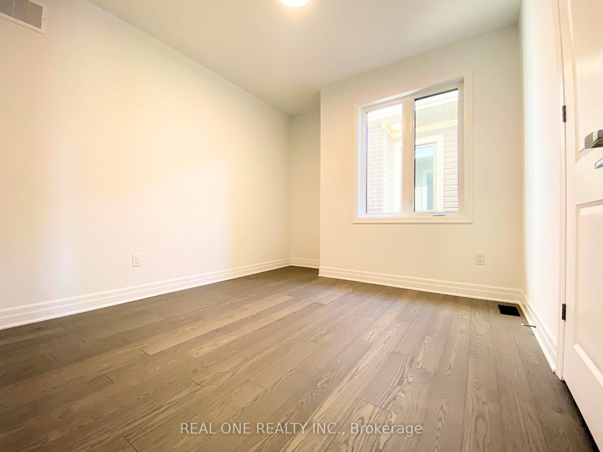 42 Misthollow Crescent Property Photo 15