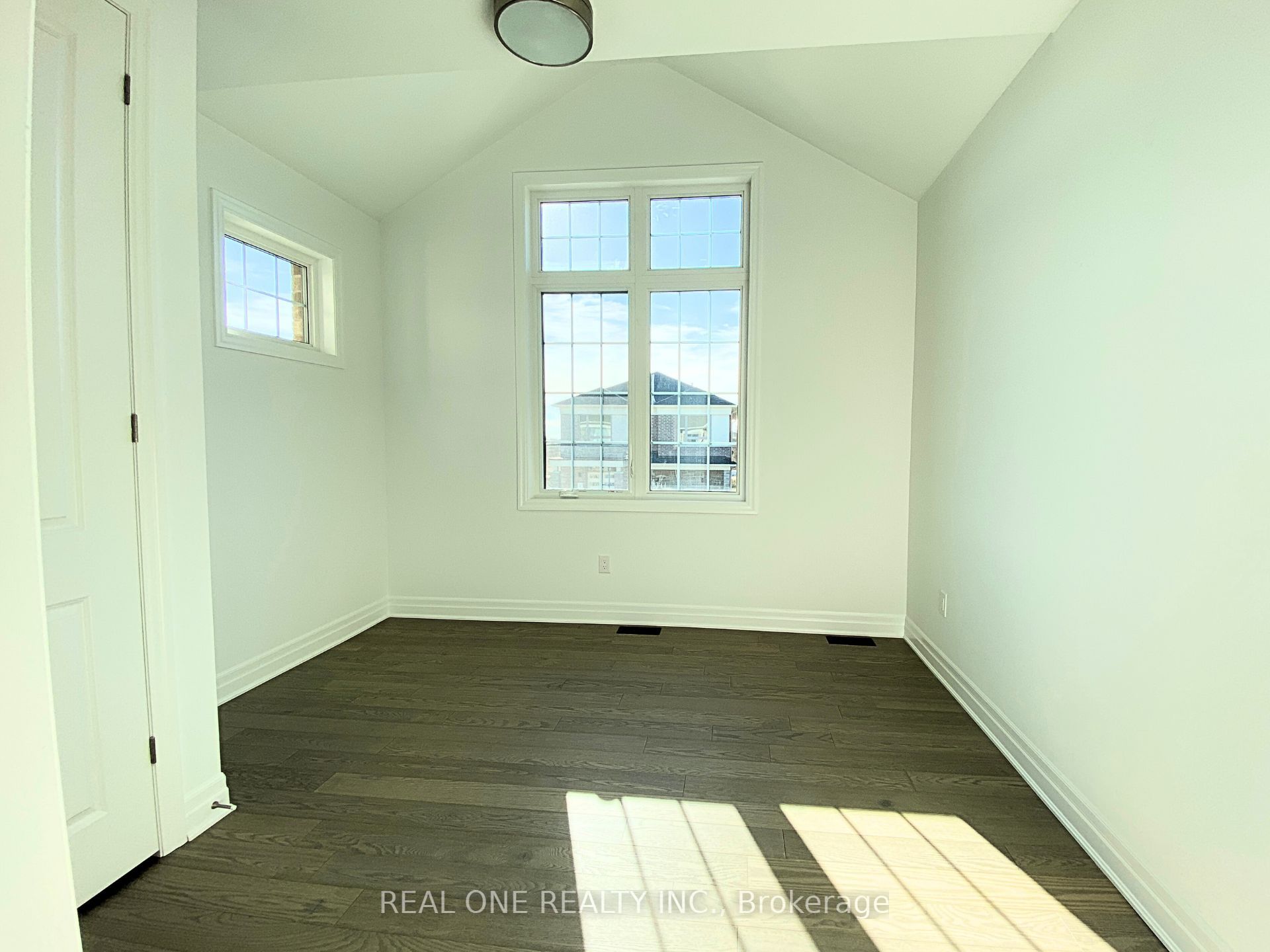 42 Misthollow Crescent Property Photo 16