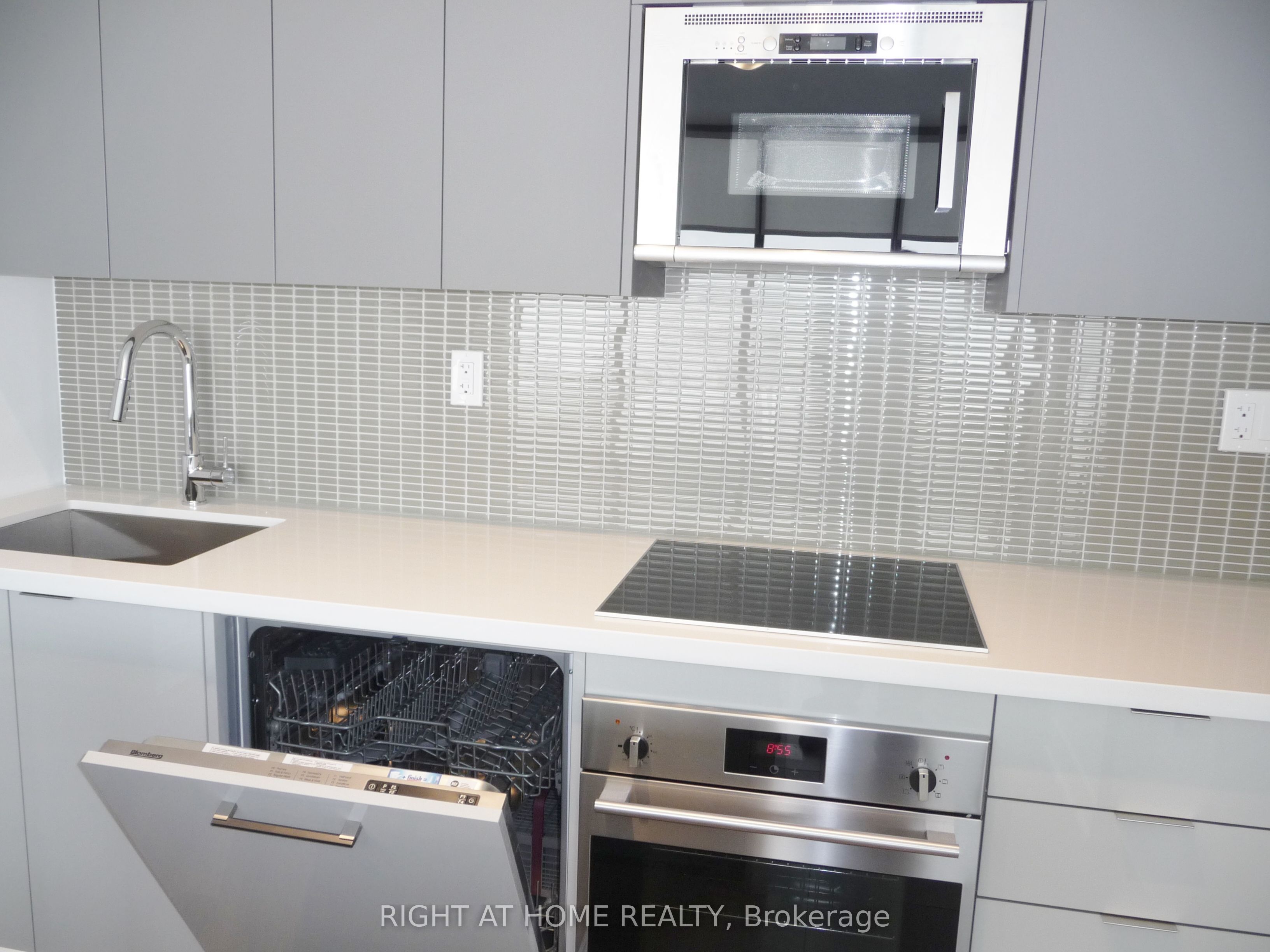 2908 Highway 7 Road 2307 Property Photo 7