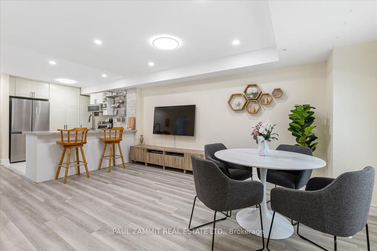 310 John Street 169 Property Photo 6
