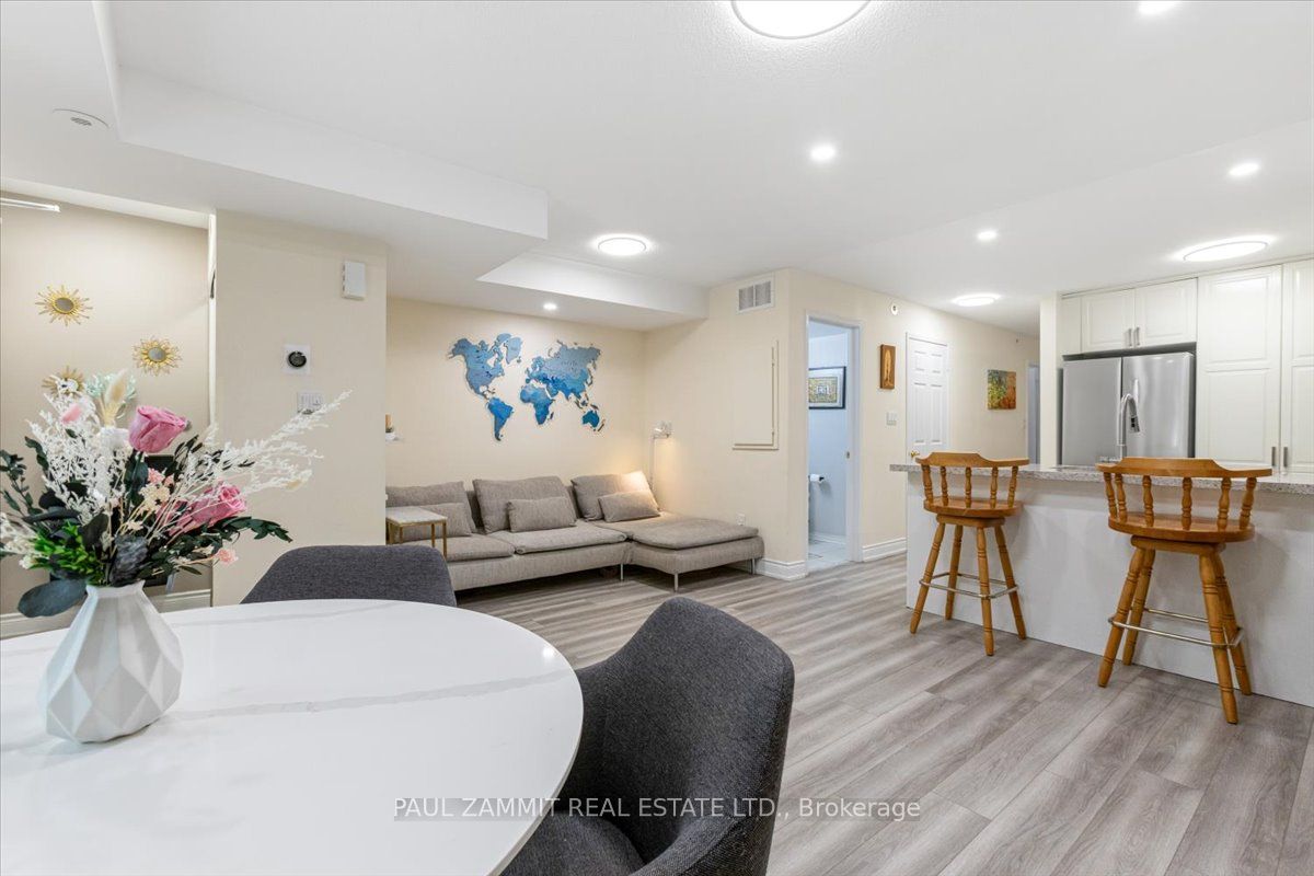 310 John Street 169 Property Photo 10