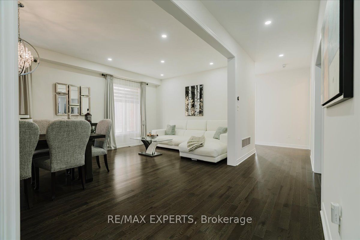 43 Lewis Avenue Property Photo 3
