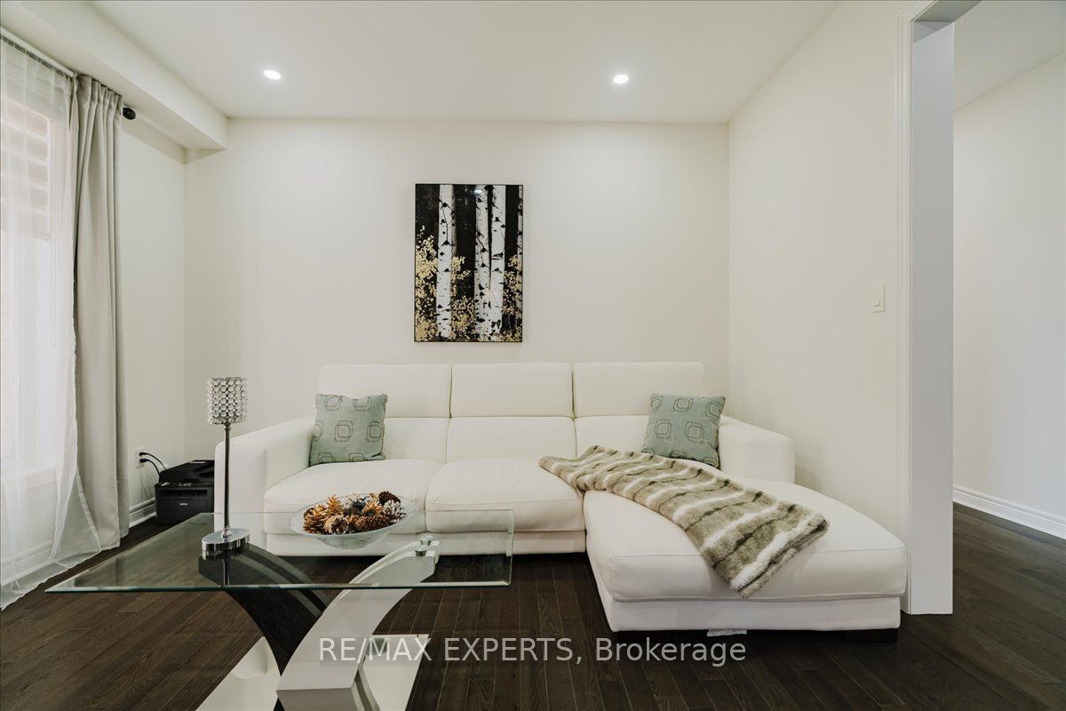 43 Lewis Avenue Property Photo 4