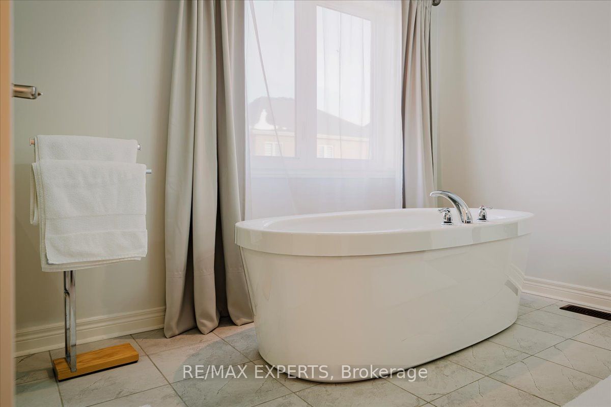 43 Lewis Avenue Property Photo 29