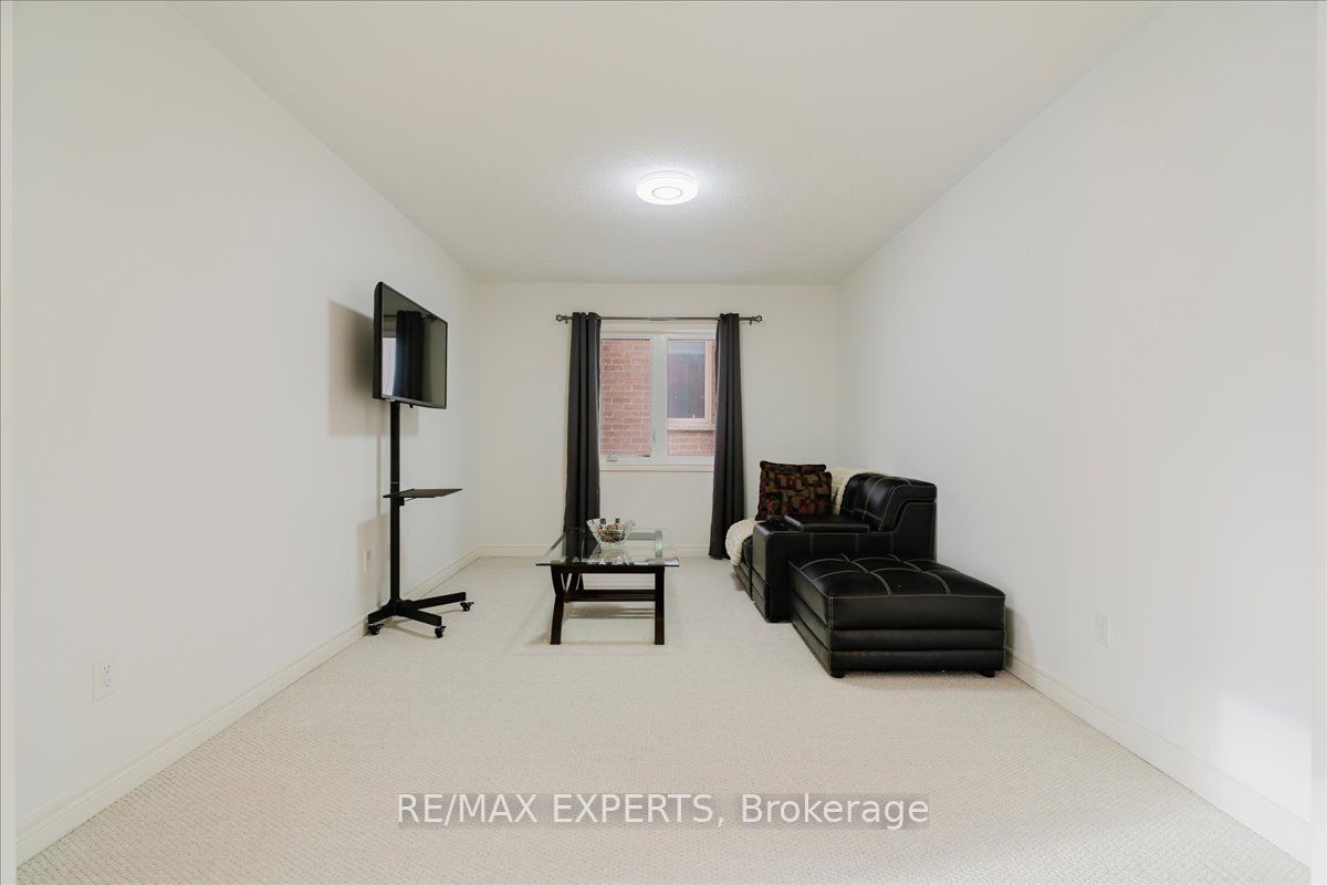 43 Lewis Avenue Property Photo 31