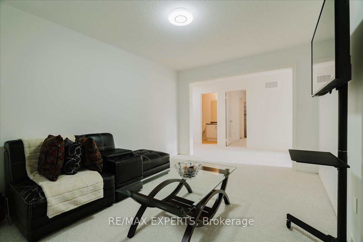 43 Lewis Avenue Property Photo 32