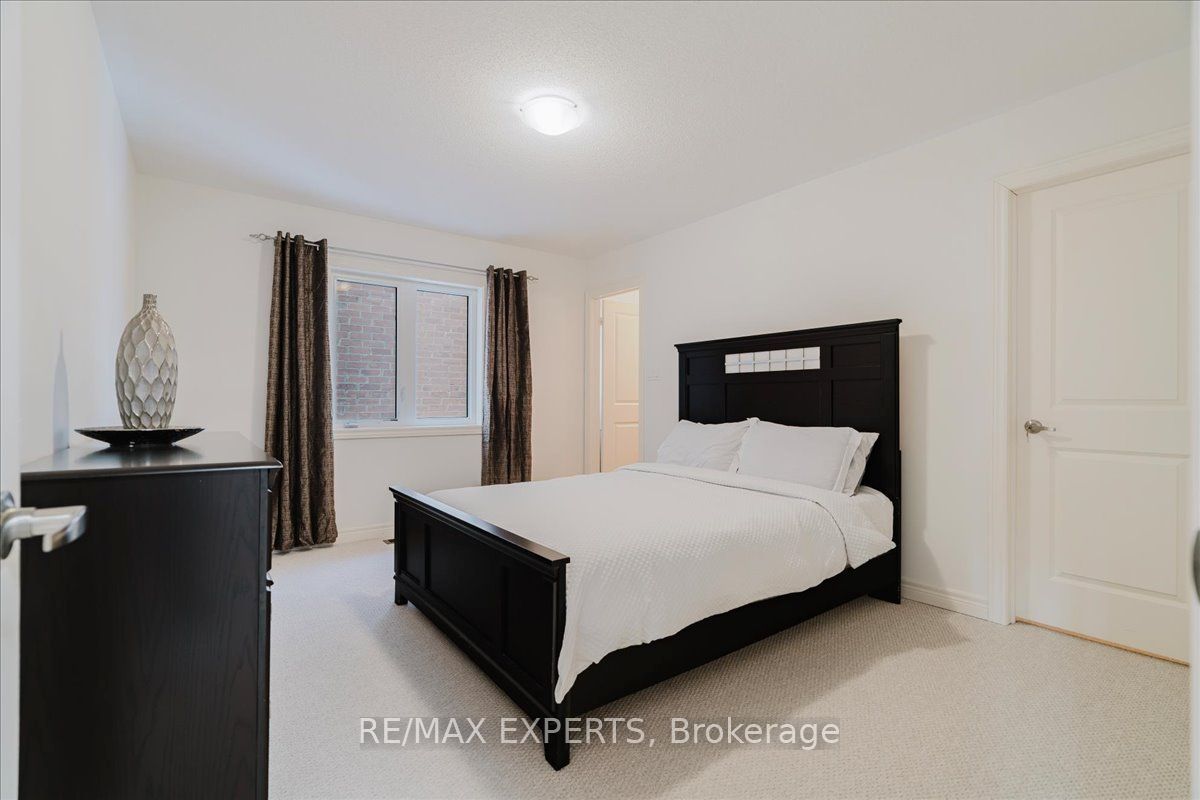 43 Lewis Avenue Property Photo 33