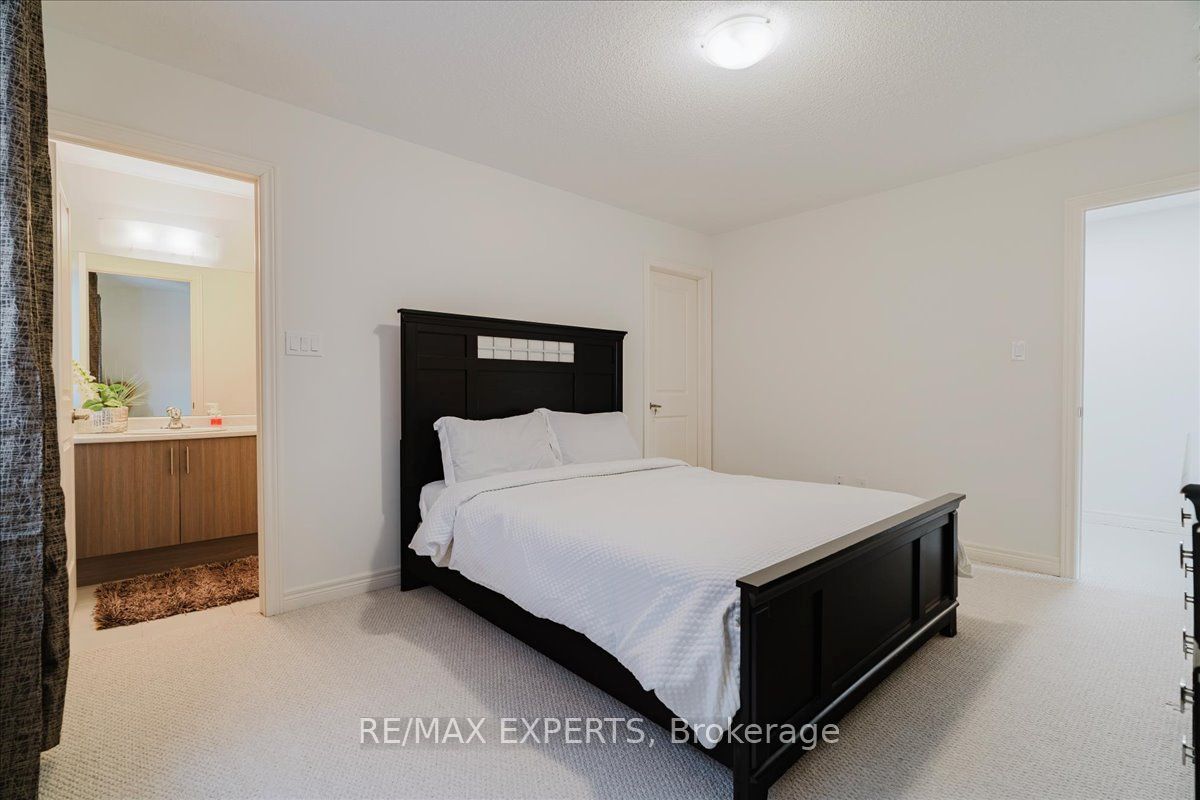 43 Lewis Avenue Property Photo 34