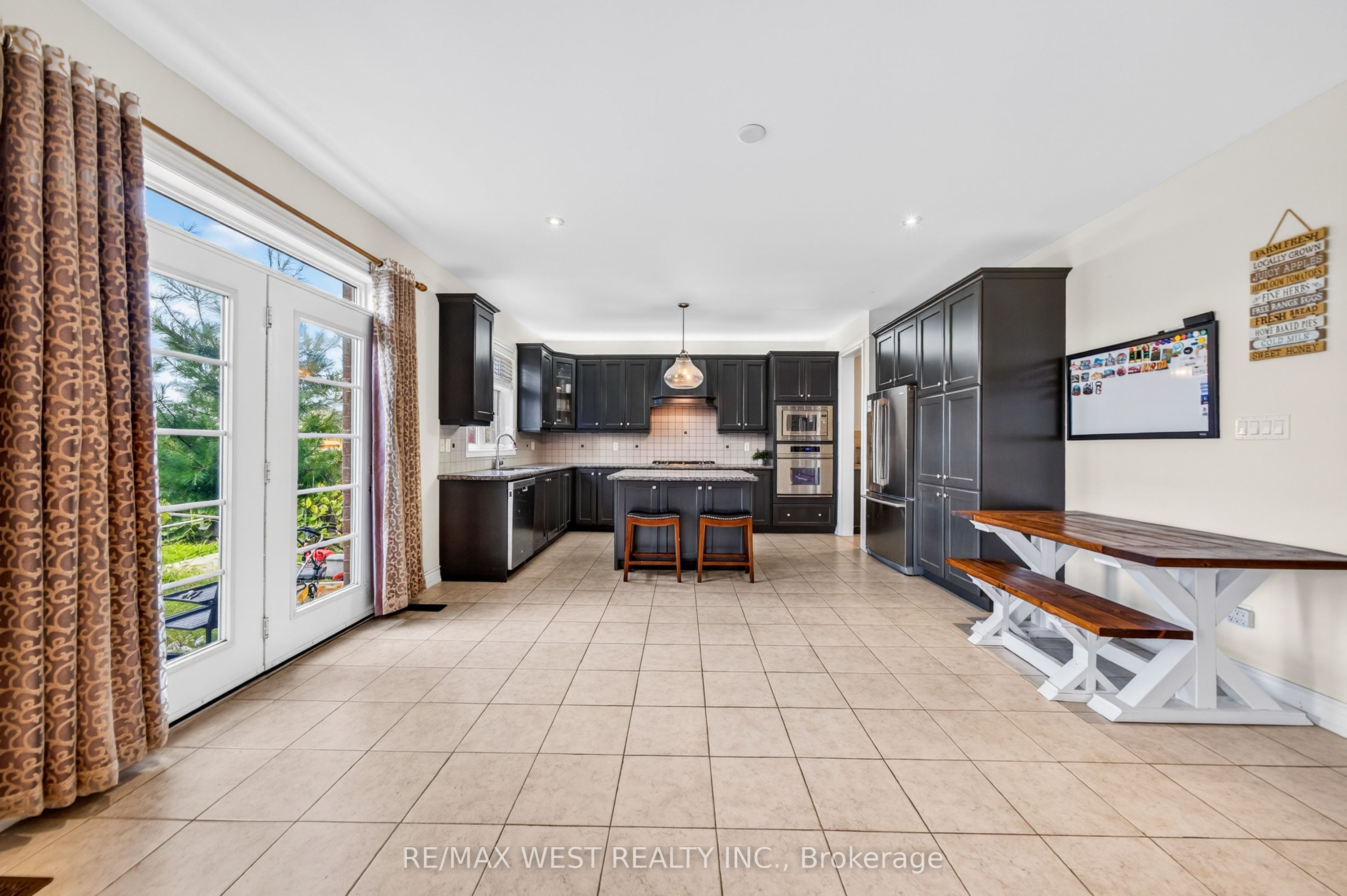 12 Oldham Street Property Photo 5