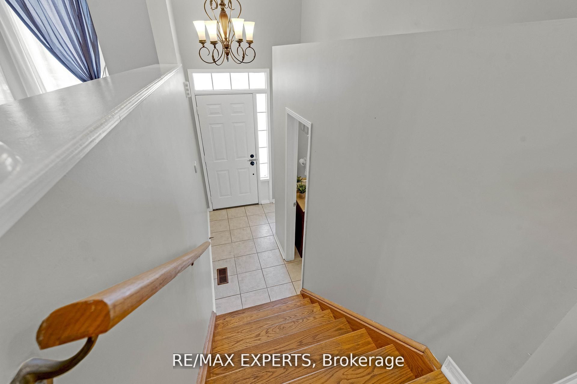 19 Foxchase Avenue 61 Property Photo 3