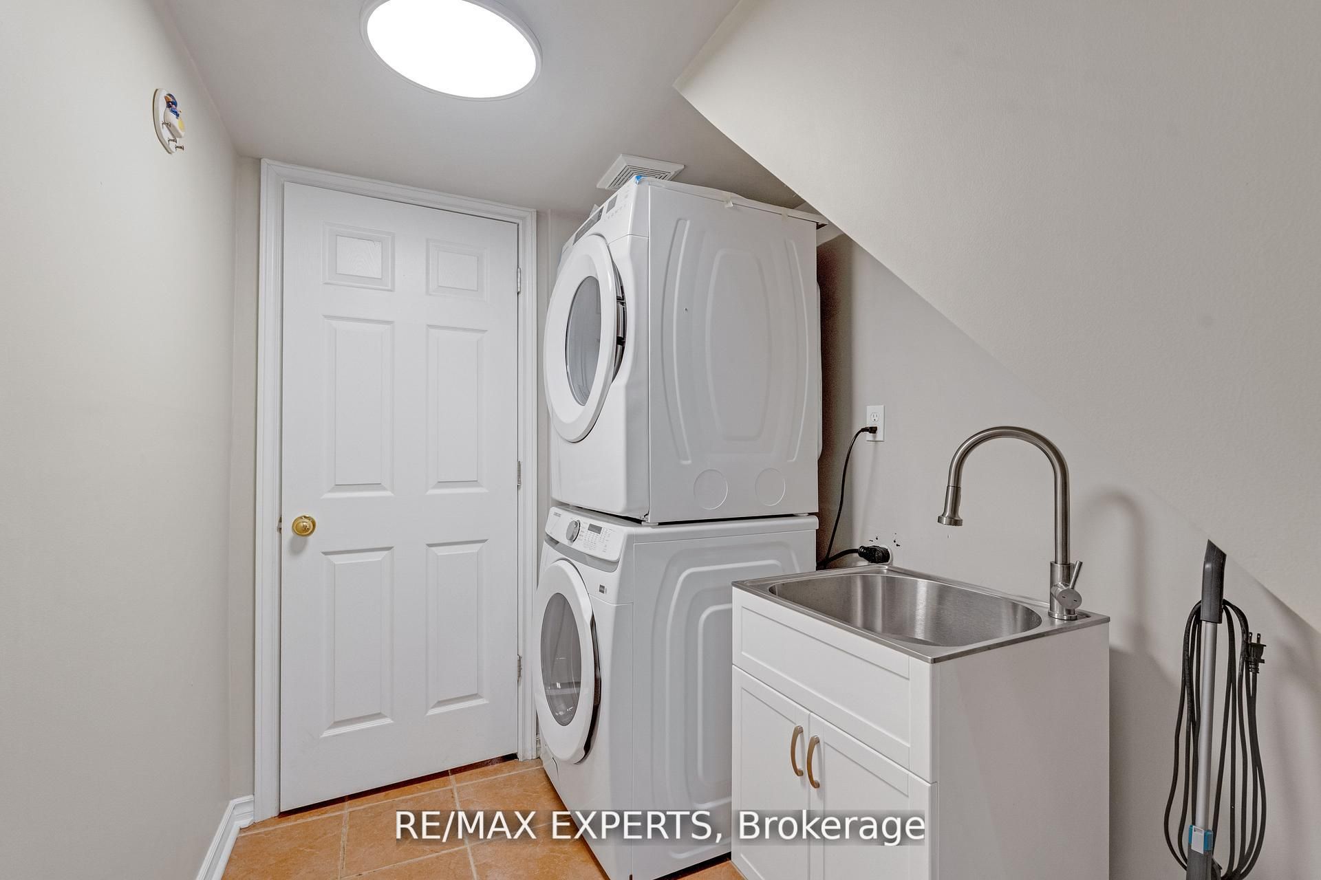 19 Foxchase Avenue 61 Property Photo 32