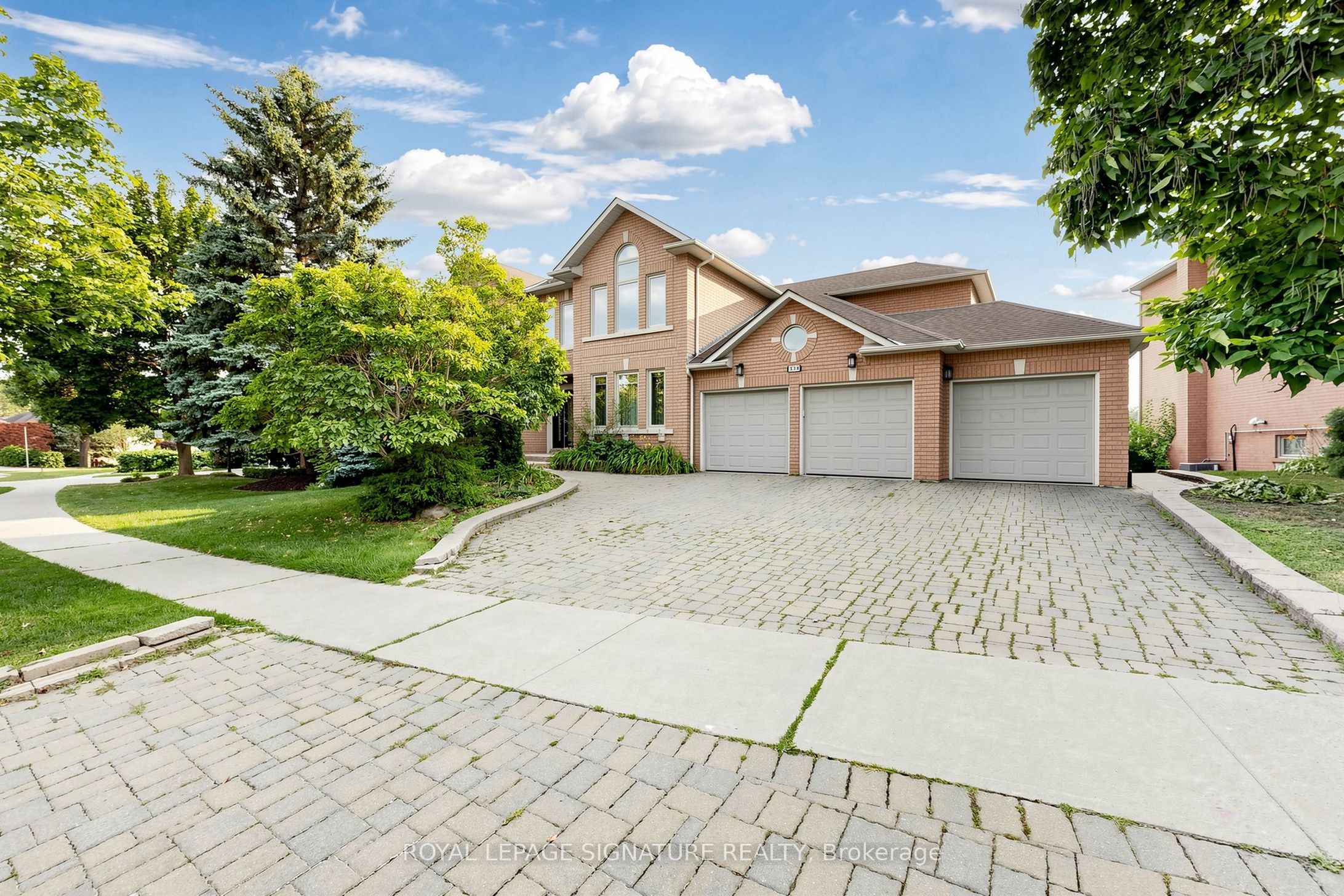 374 Vaughan Mills Road Property Photo 1