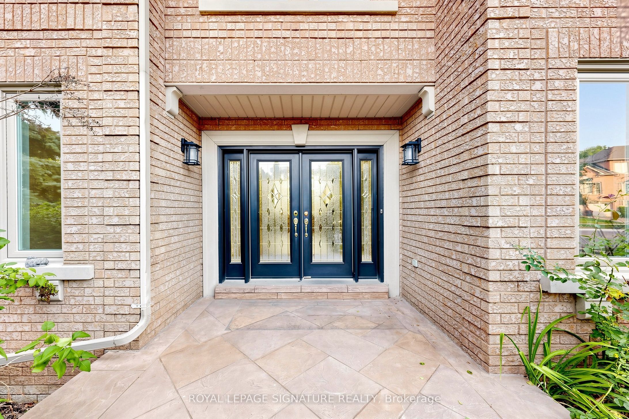 374 Vaughan Mills Road Property Photo 2