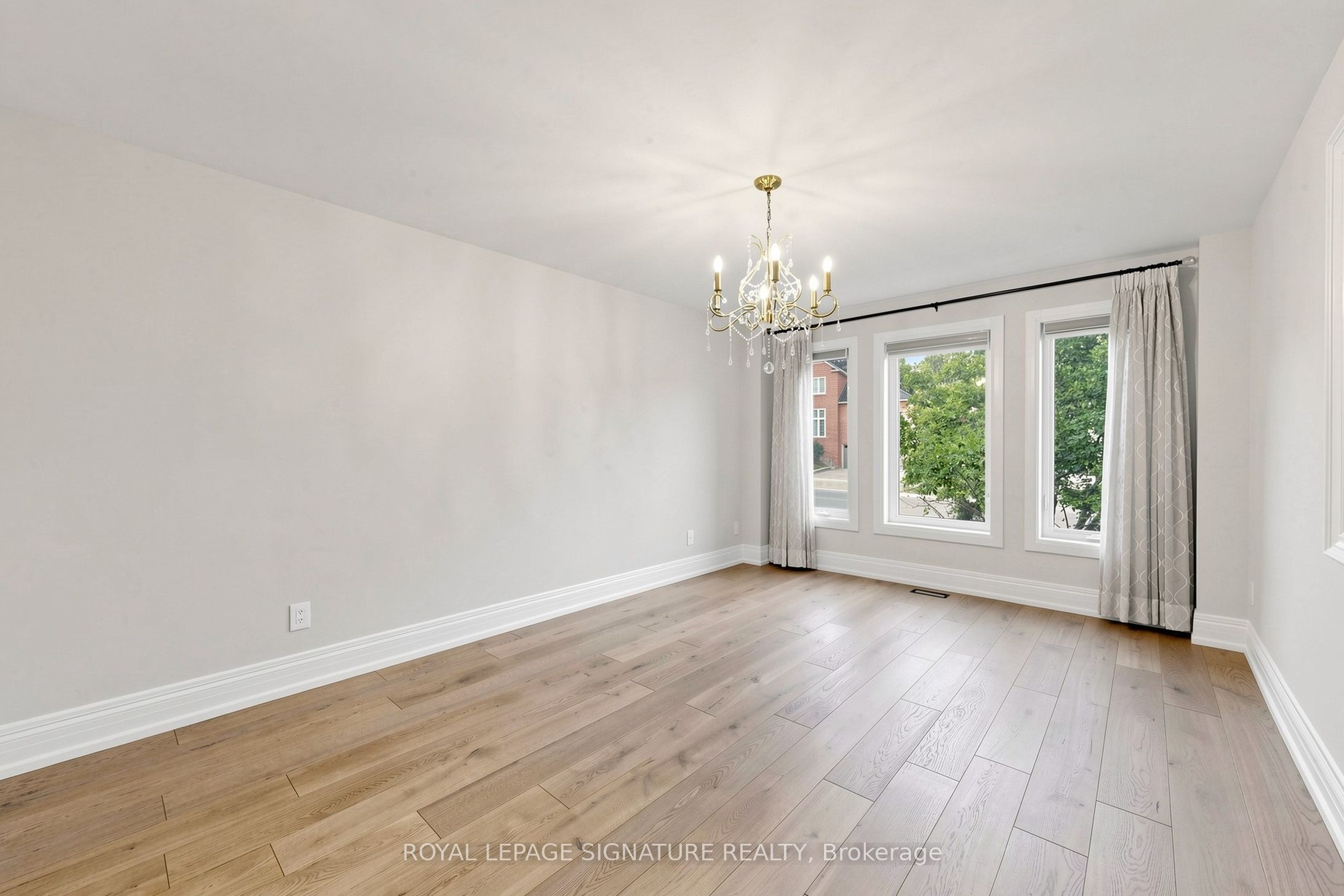 374 Vaughan Mills Road Property Photo 4
