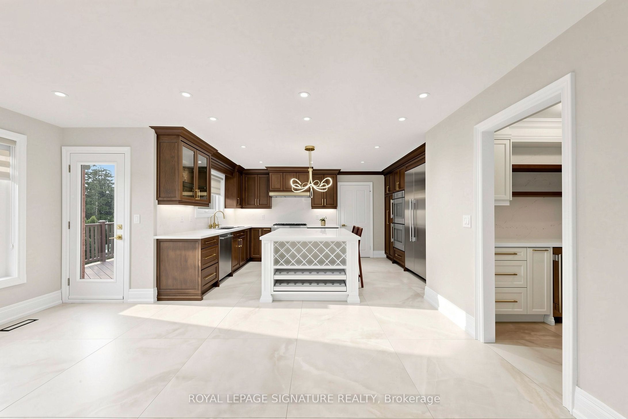 374 Vaughan Mills Road Property Photo 9