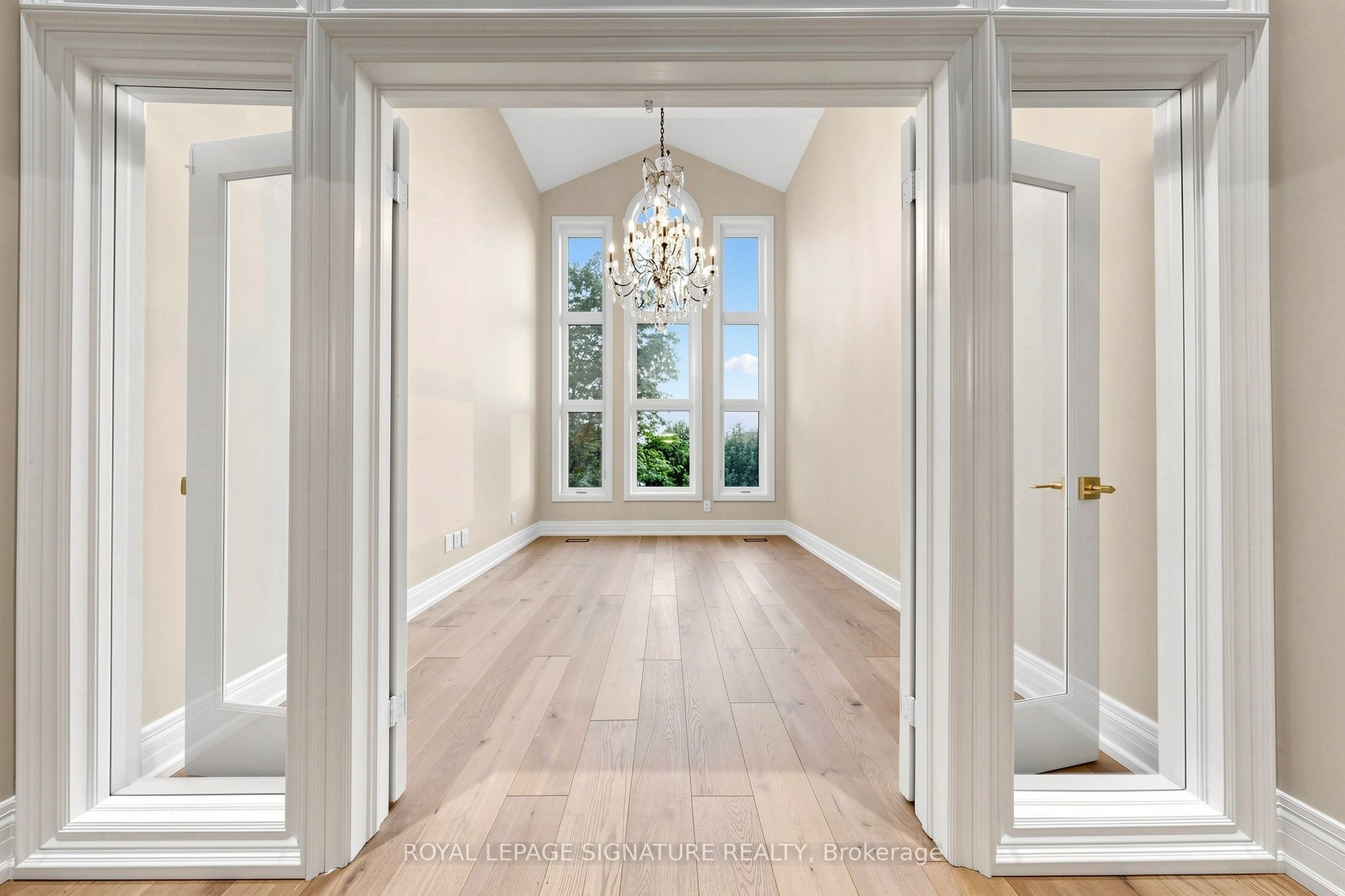 374 Vaughan Mills Road Property Photo 14