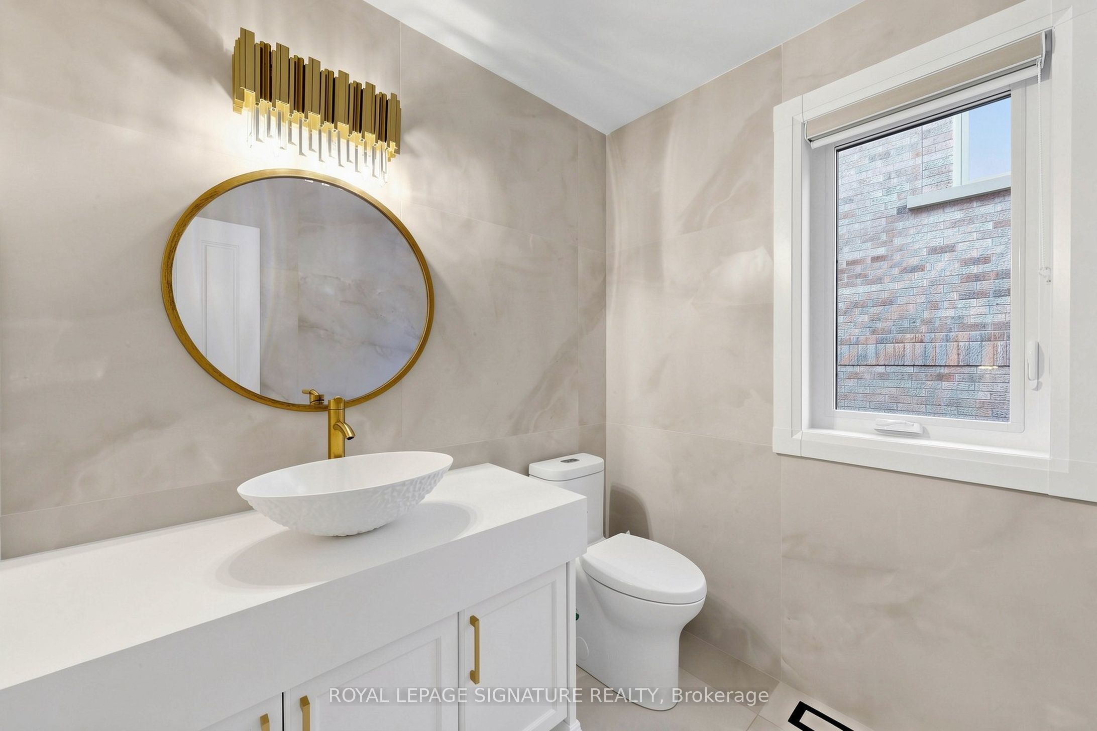 374 Vaughan Mills Road Property Photo 17