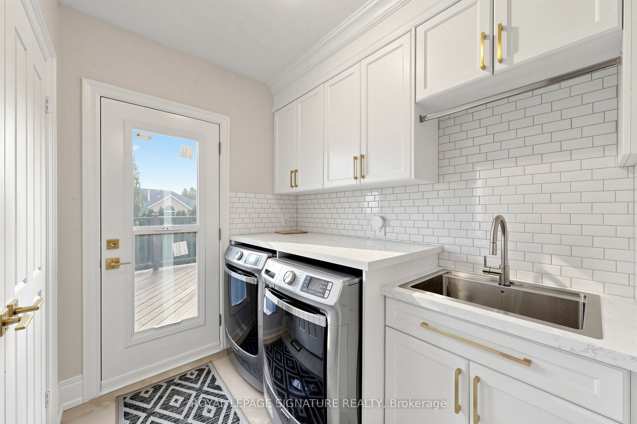 374 Vaughan Mills Road Property Photo 18
