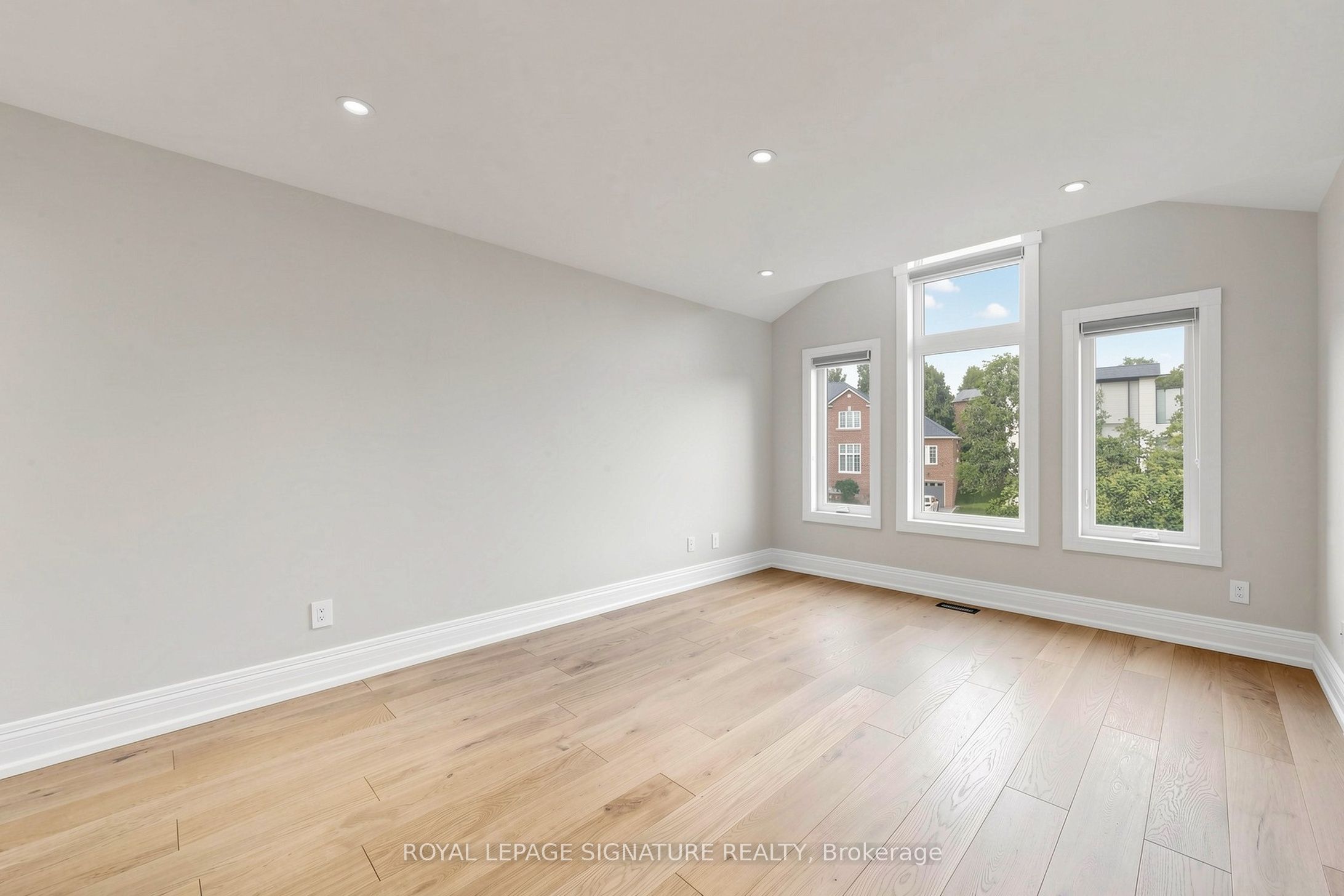 374 Vaughan Mills Road Property Photo 26