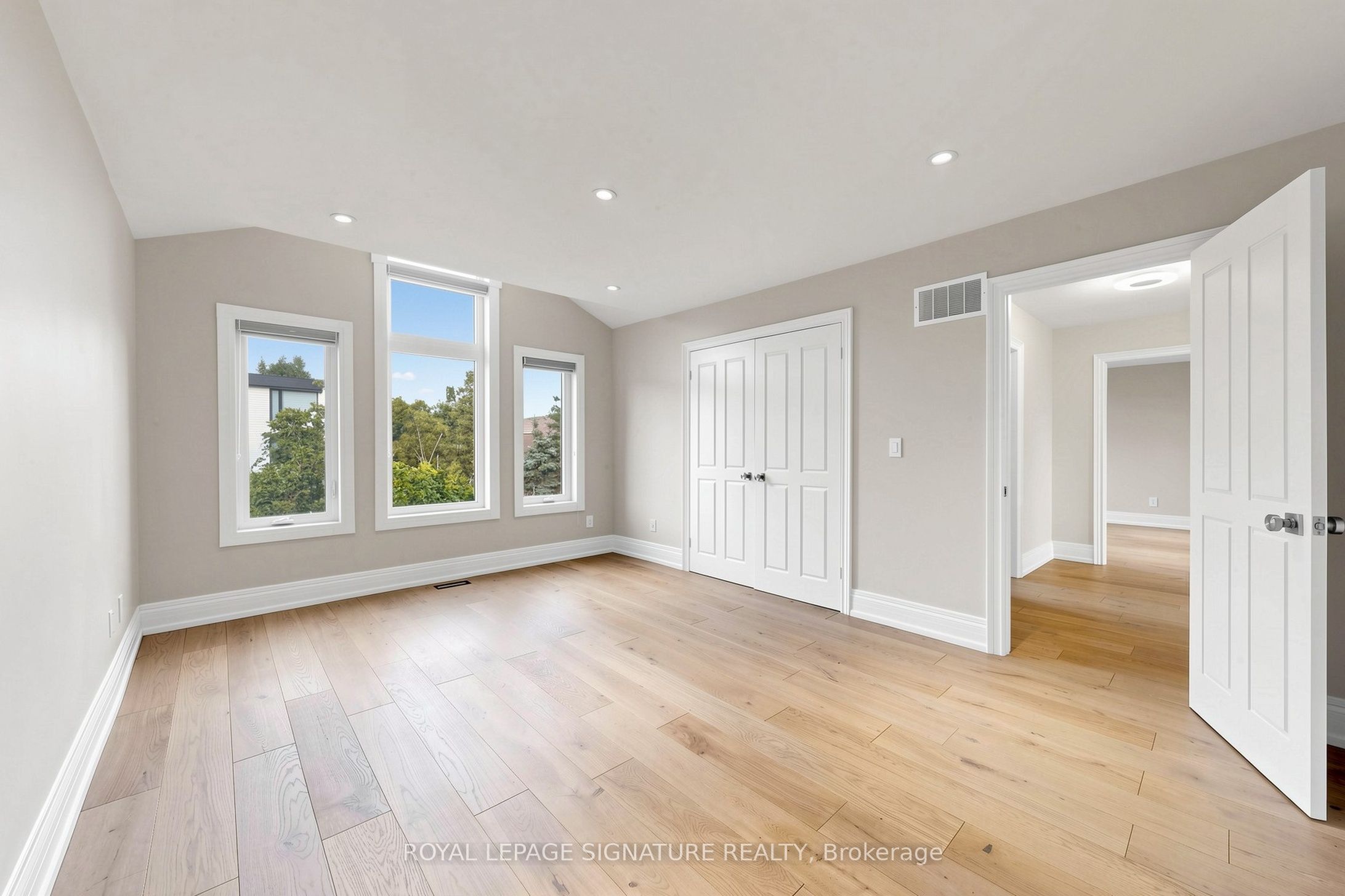 374 Vaughan Mills Road Property Photo 27