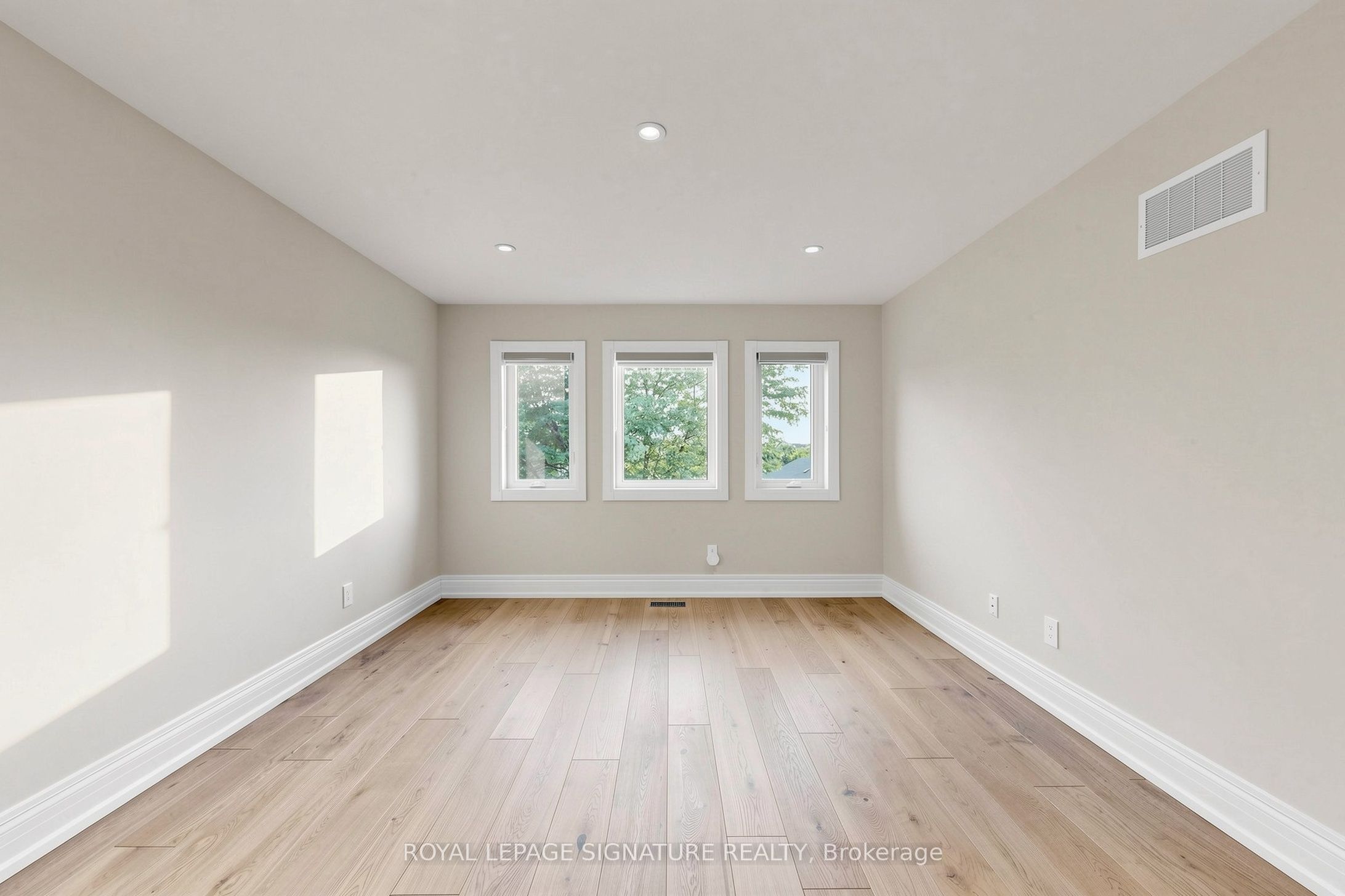 374 Vaughan Mills Road Property Photo 32