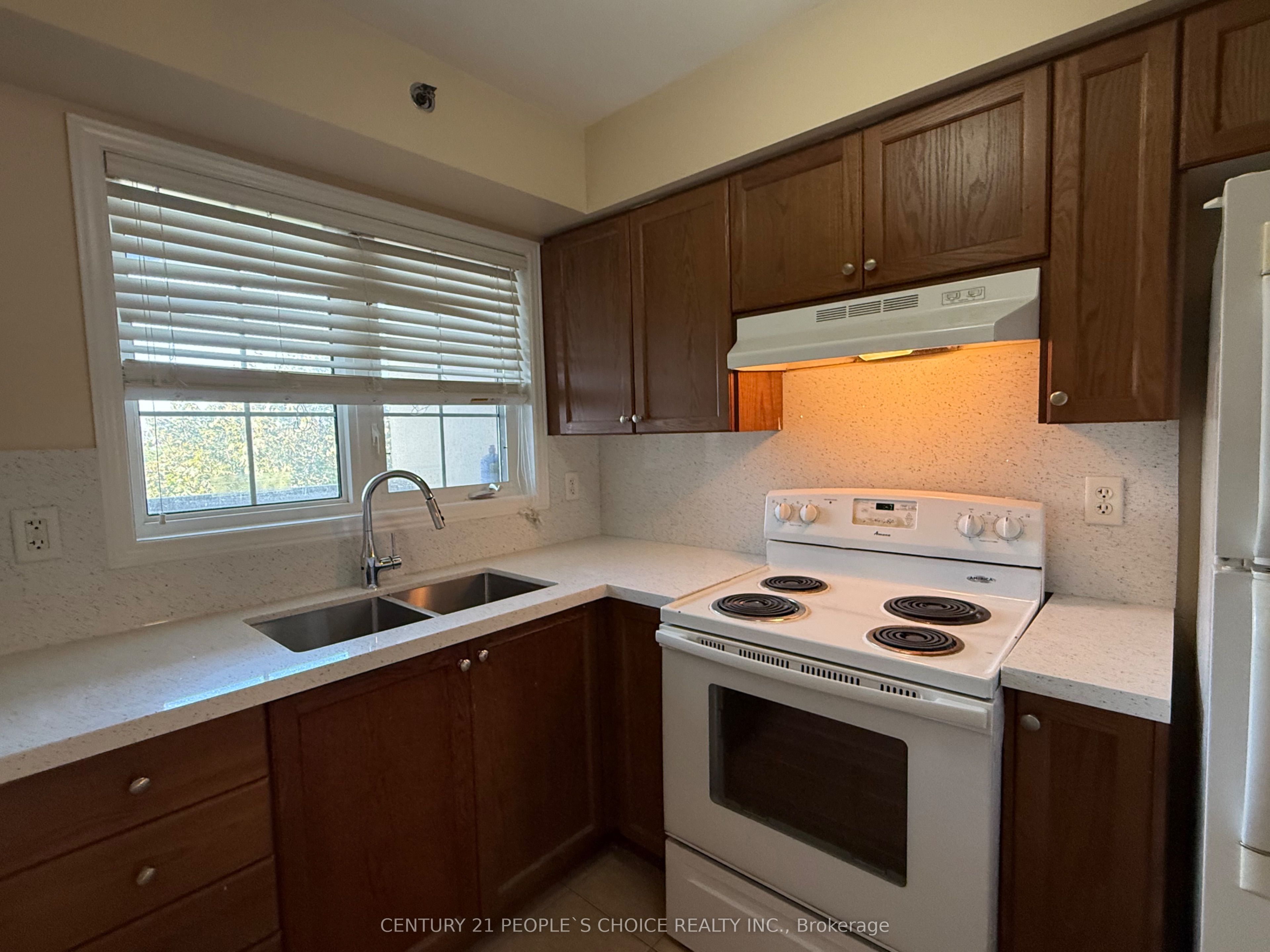 9699 Jane Street 2 Property Photo 2