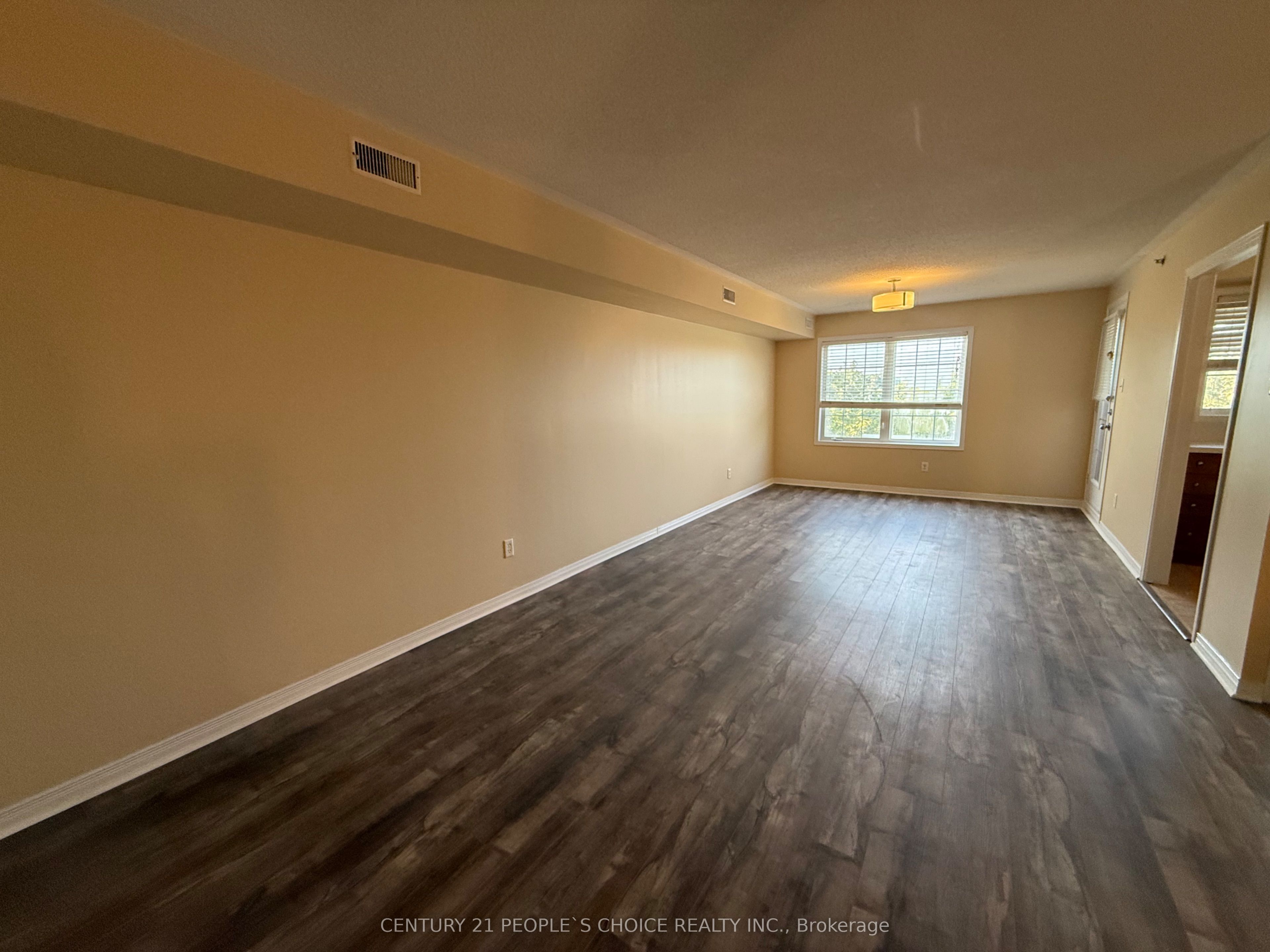9699 Jane Street 2 Property Photo 4