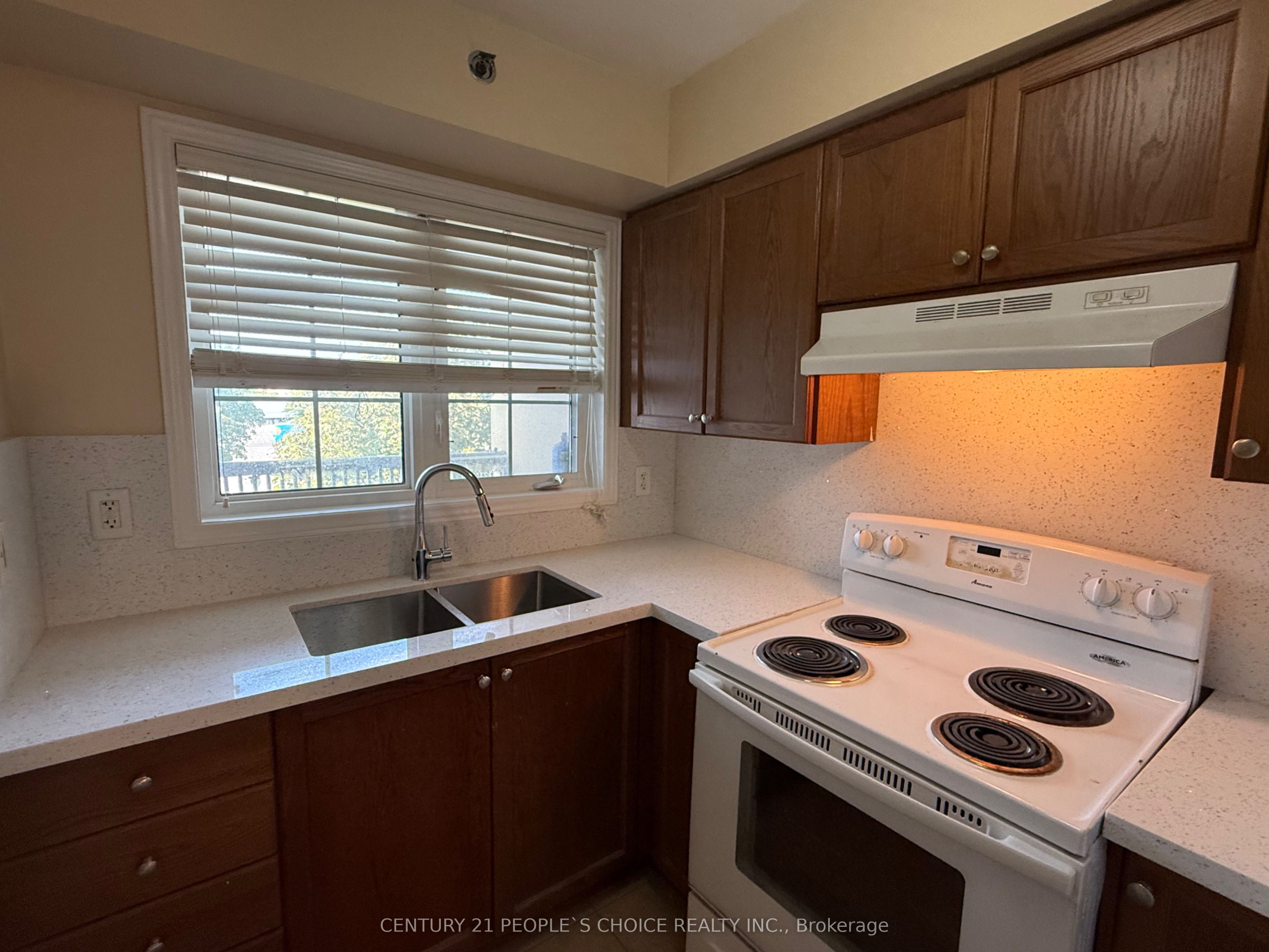 9699 Jane Street 2 Property Photo 7