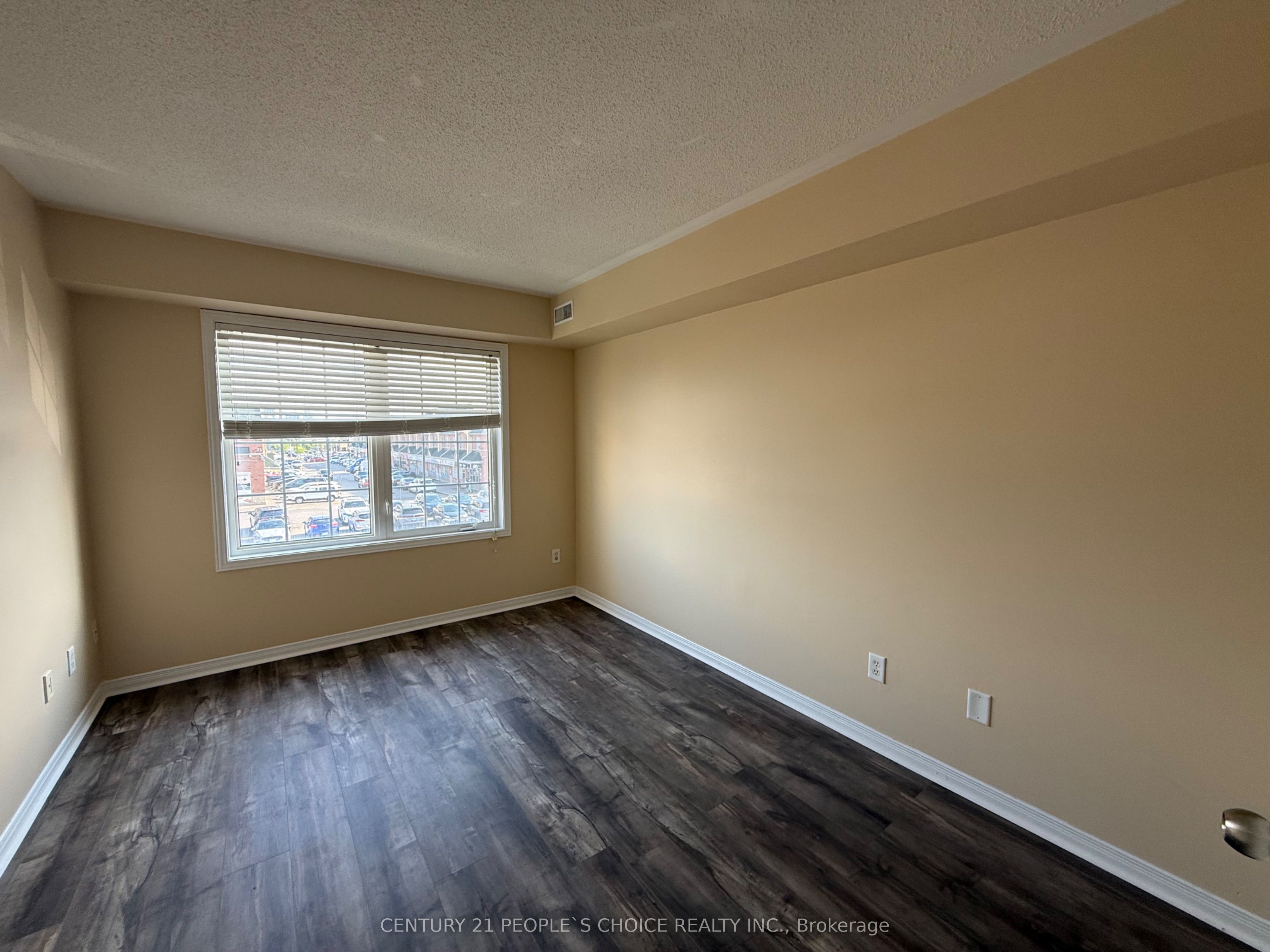 9699 Jane Street 2 Property Photo 14