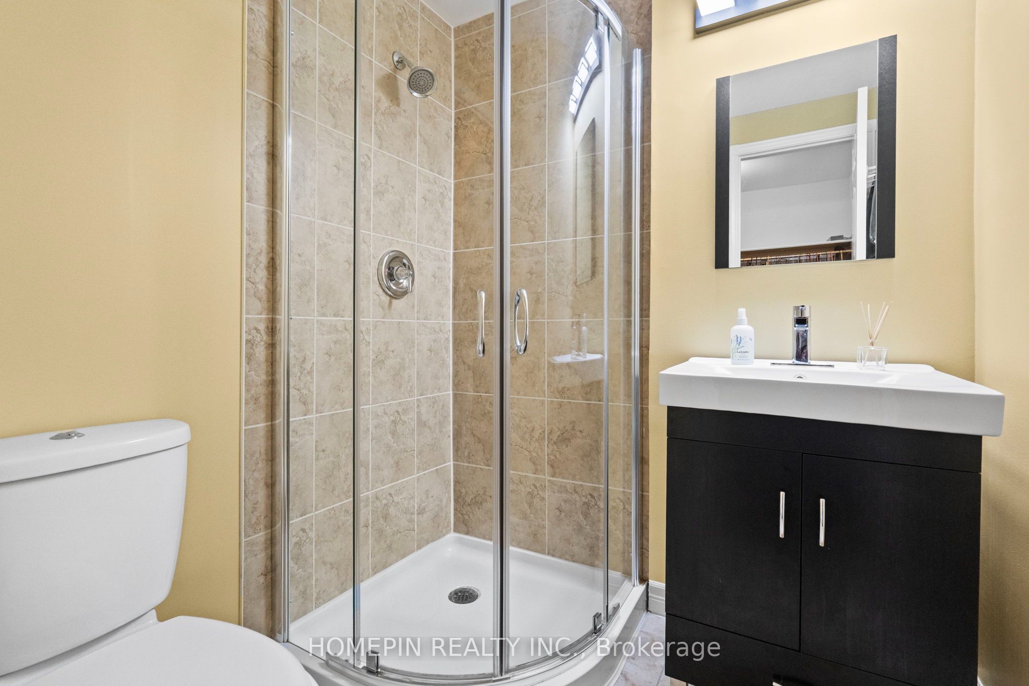 84 Confederation Way Property Photo 12
