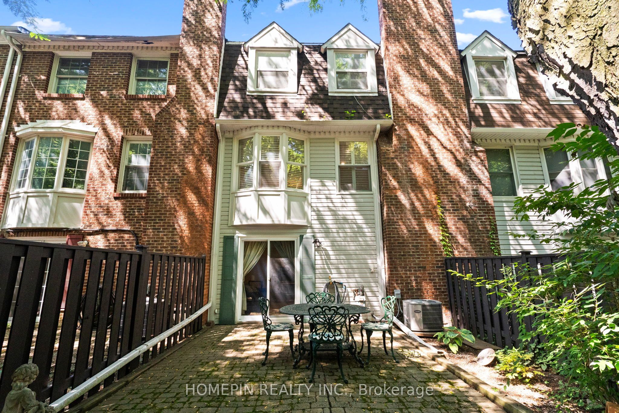 84 Confederation Way Property Photo 18