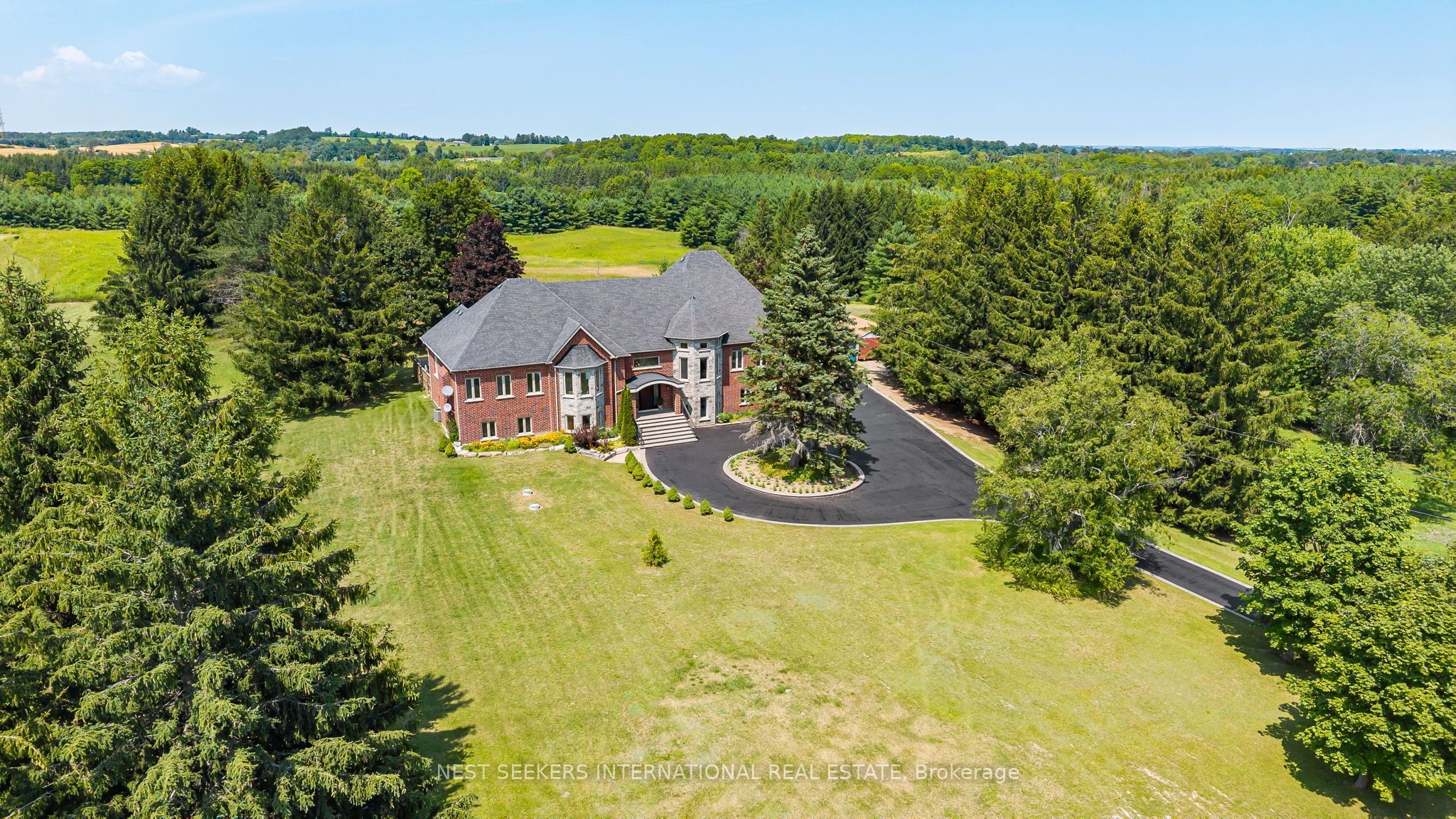 8490 19th Side Road Property Photo 45