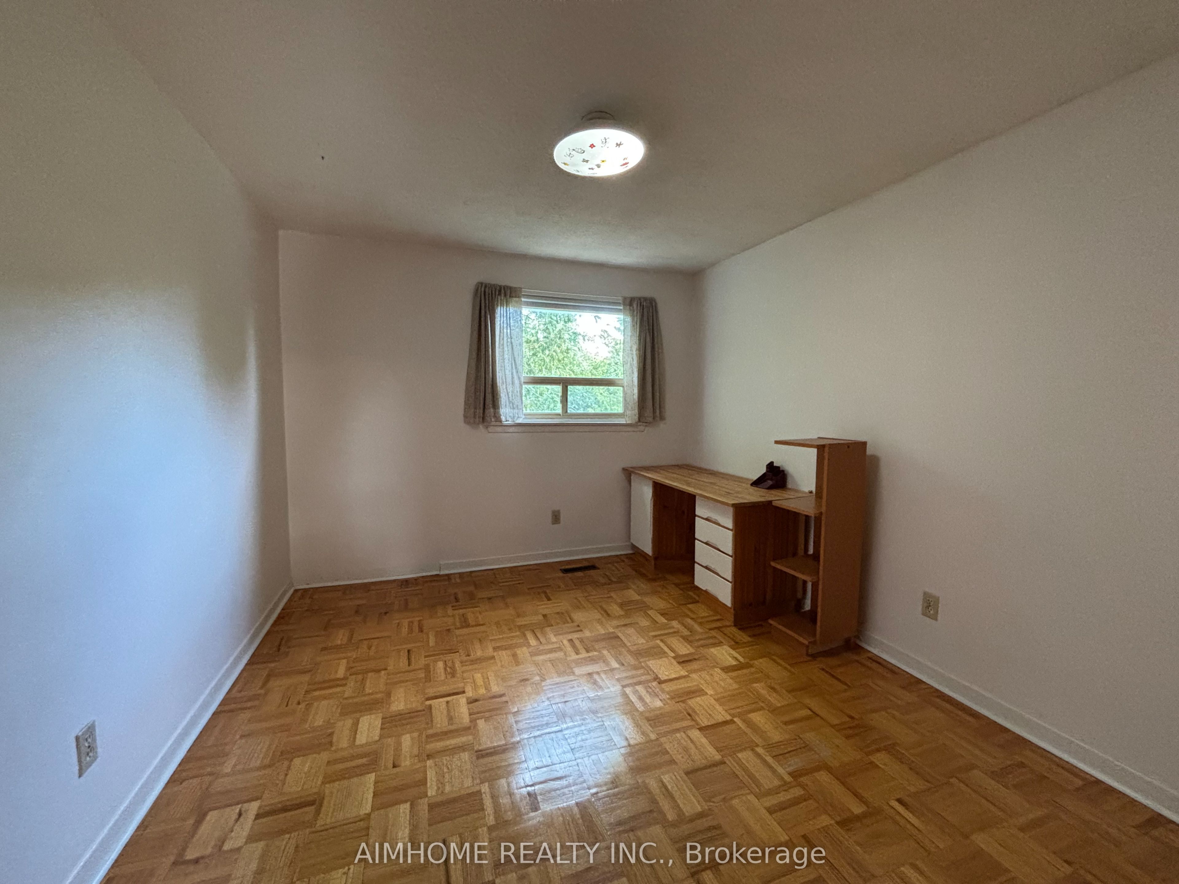 29 Snowshoe Crescent Property Photo 10