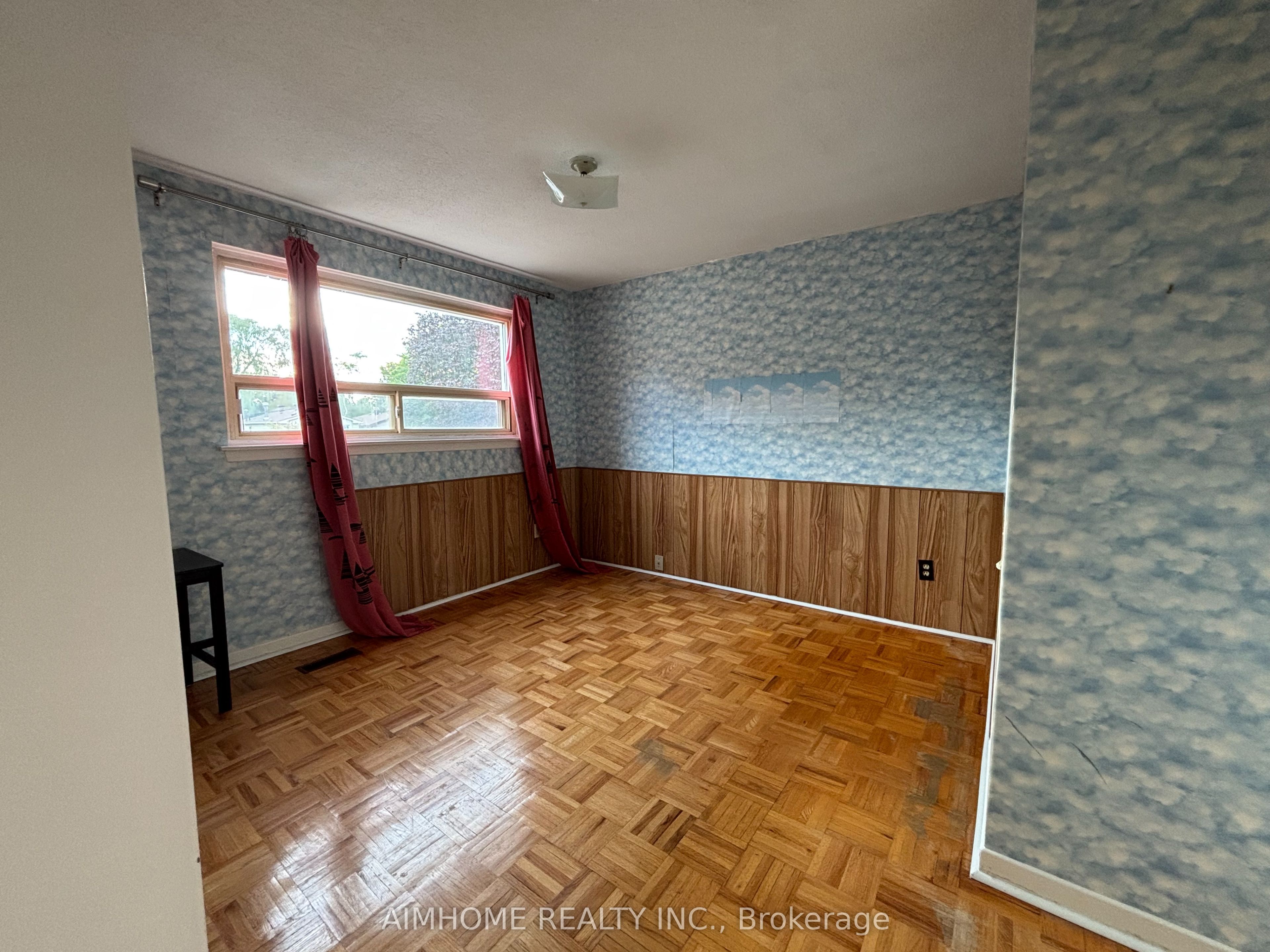 29 Snowshoe Crescent Property Photo 12