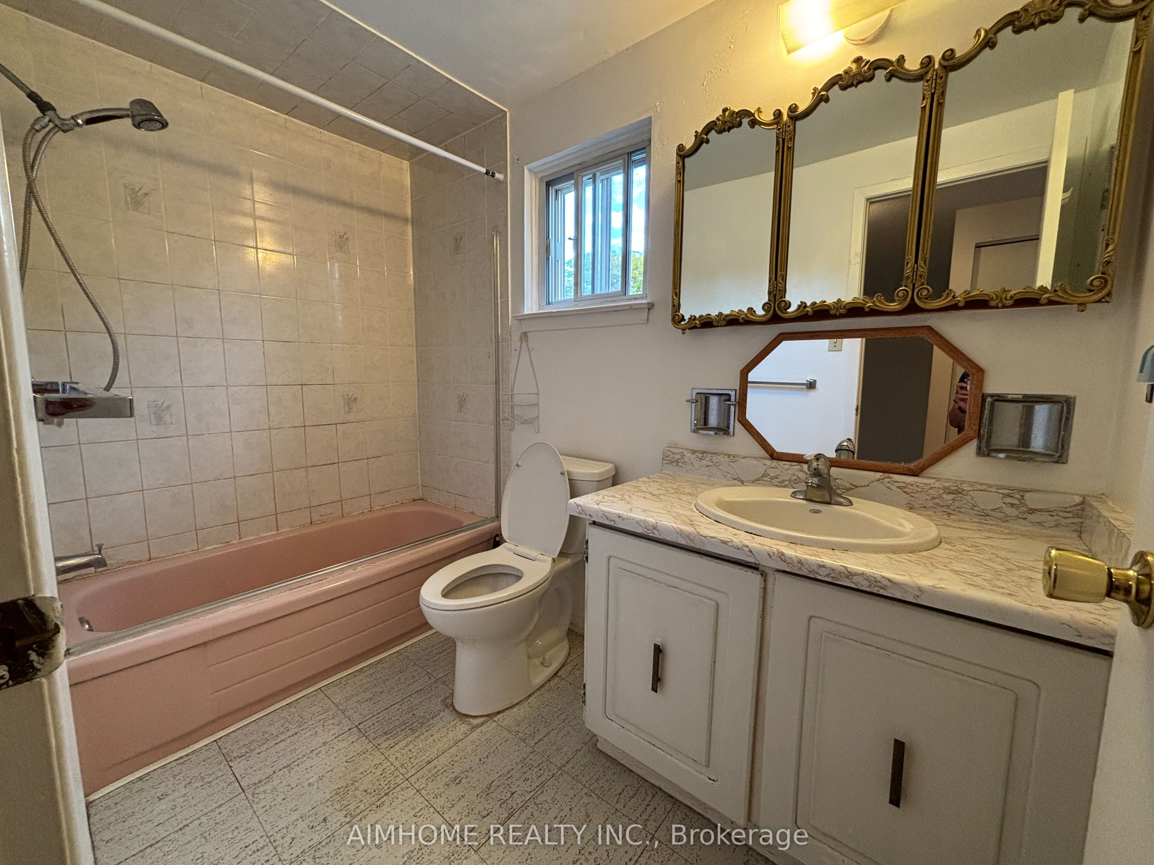 29 Snowshoe Crescent Property Photo 13