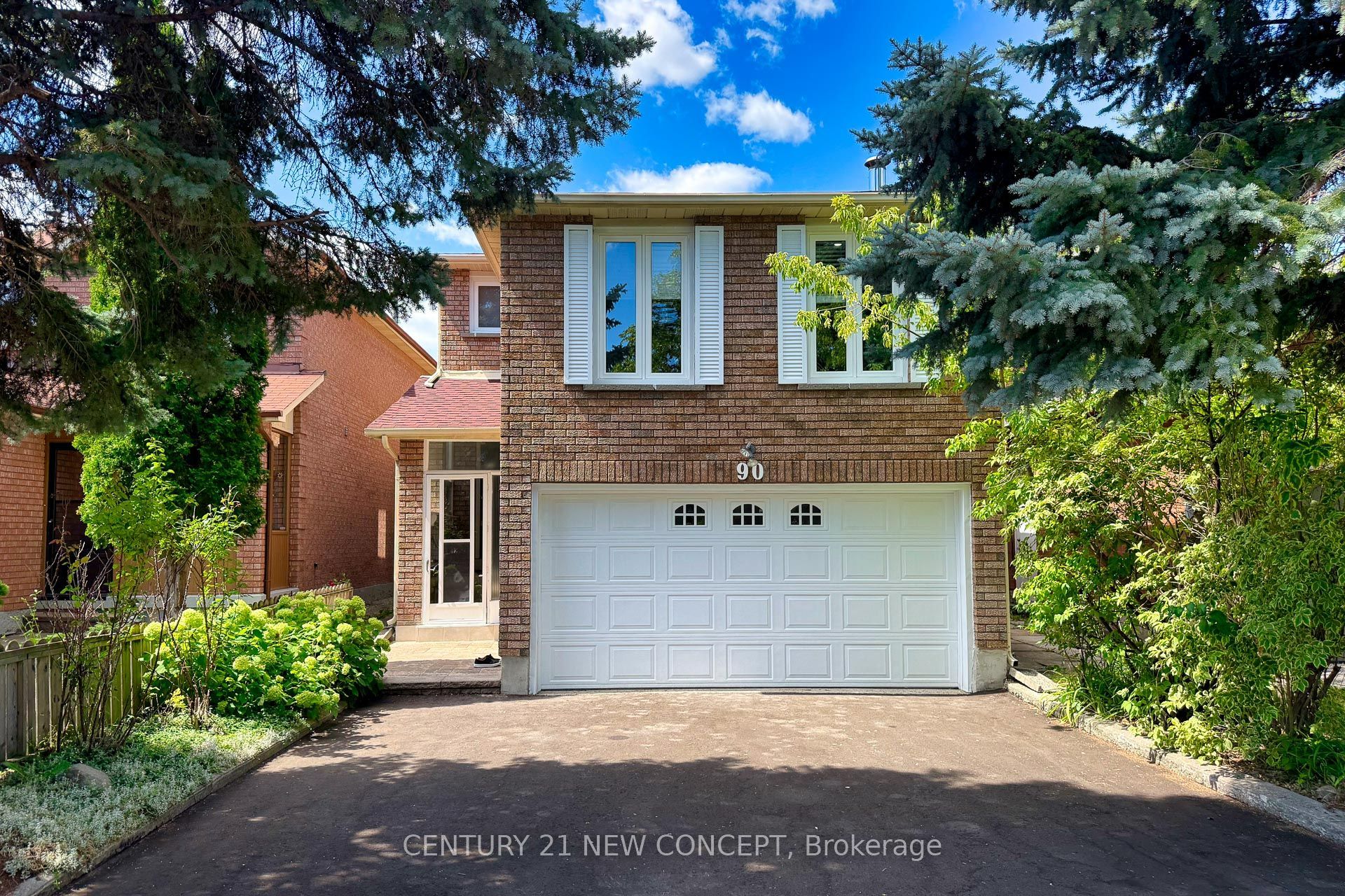 90 Wade Gate Property Photo 1