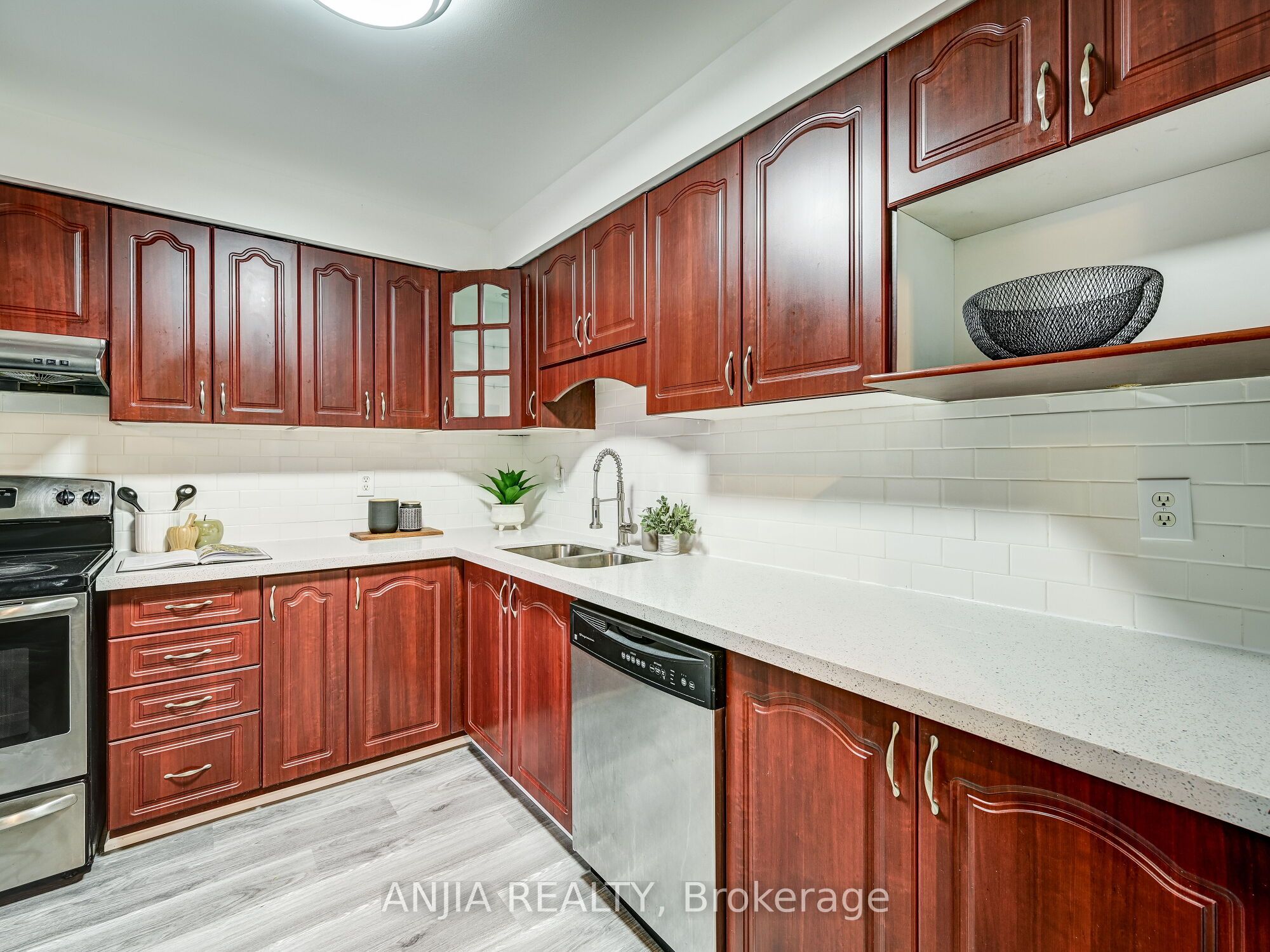 61 Sorrell Crescent Property Photo 8