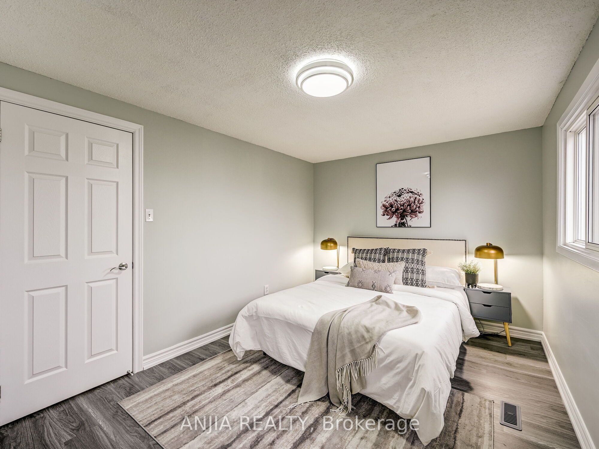 61 Sorrell Crescent Property Photo 12
