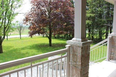 986 15th Side Road Property Photo 2