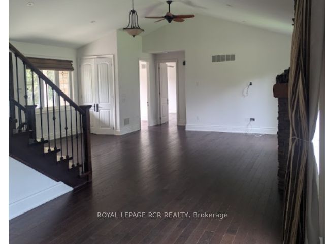 986 15th Side Road Property Photo 5