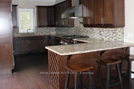 986 15th Side Road Property Photo 8